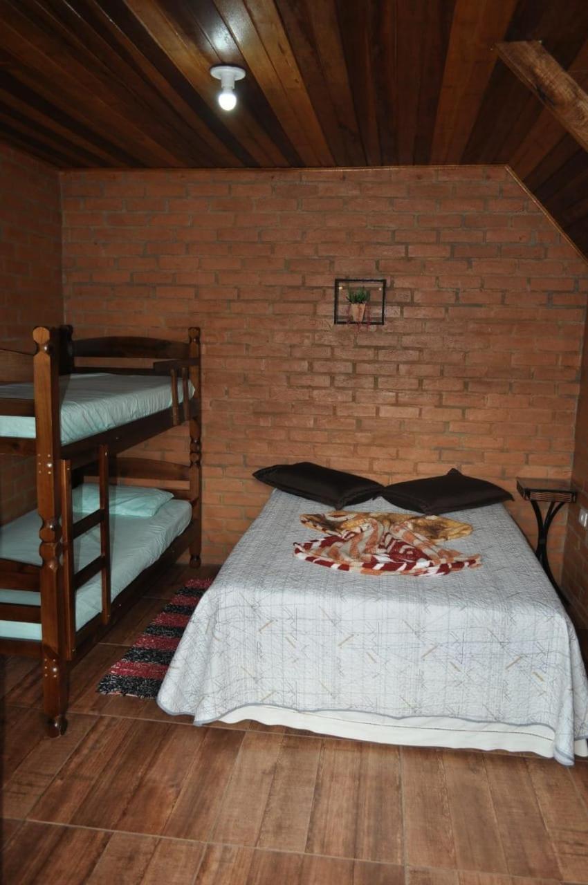 Family Room with Mountain View - Photo 3