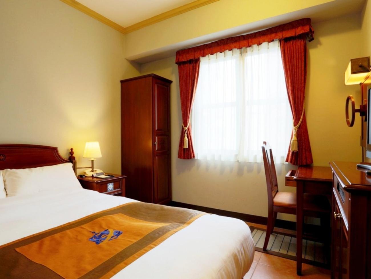 Room Selected at Check-In (2 adults)