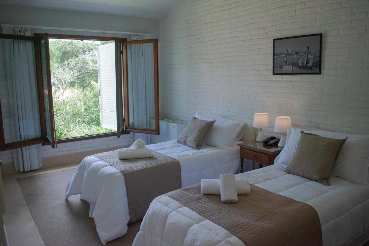 Standard Twin Room photo 1
