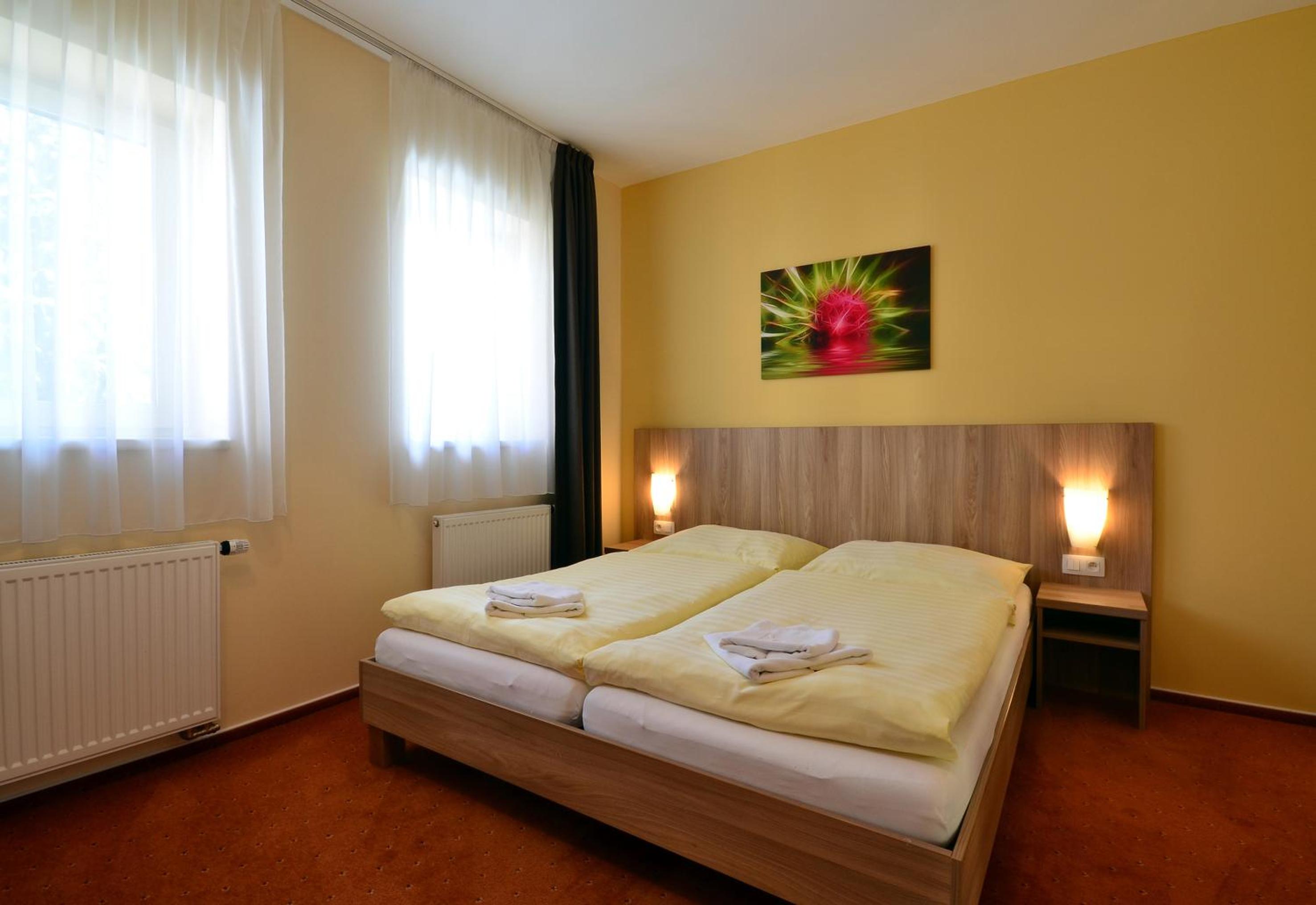 Double Room - Photo 2