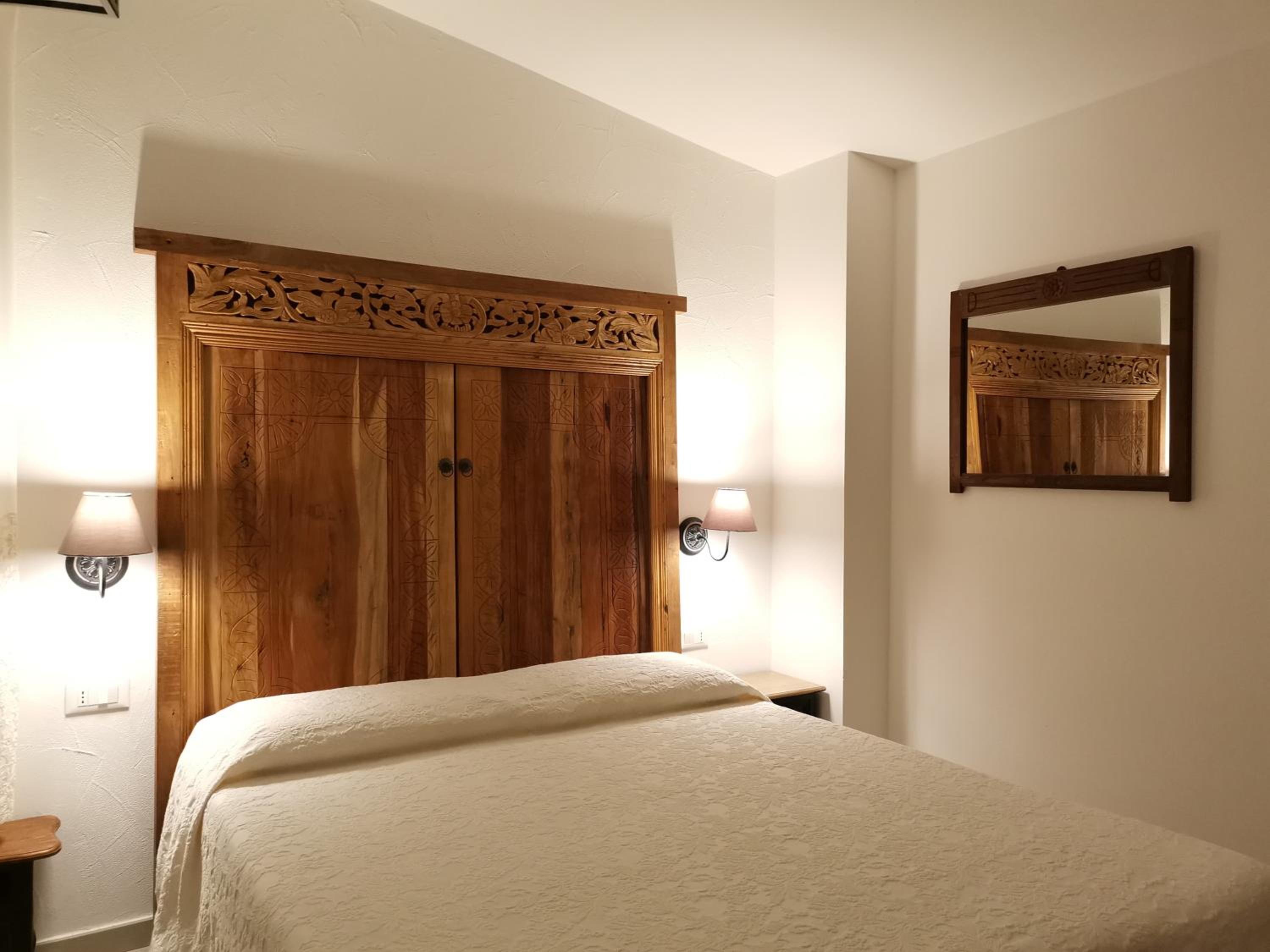 Deluxe Double Room with Balcony and Sea View - Photo 6