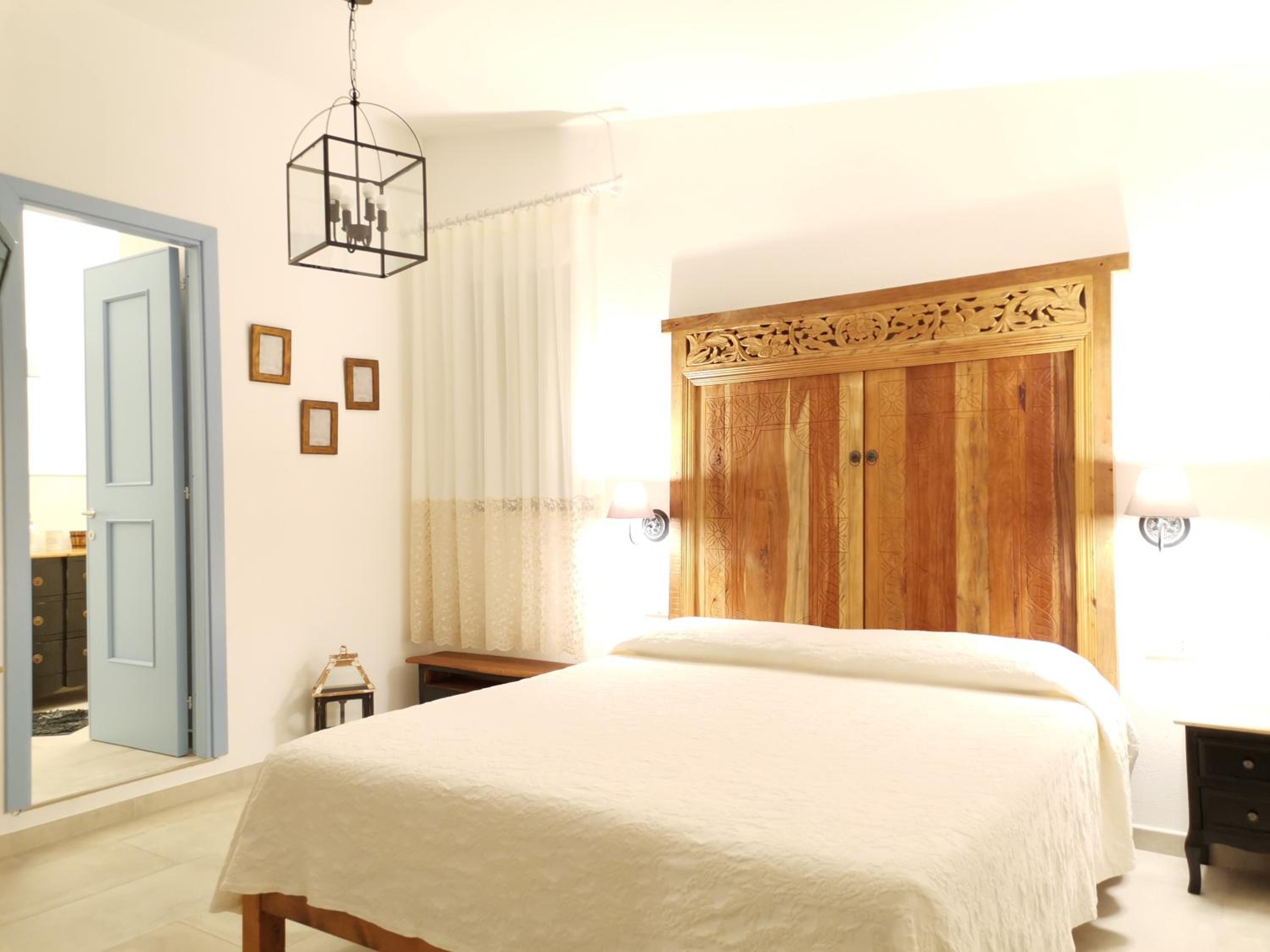 Deluxe Double Room with Balcony and Sea View - Photo 2