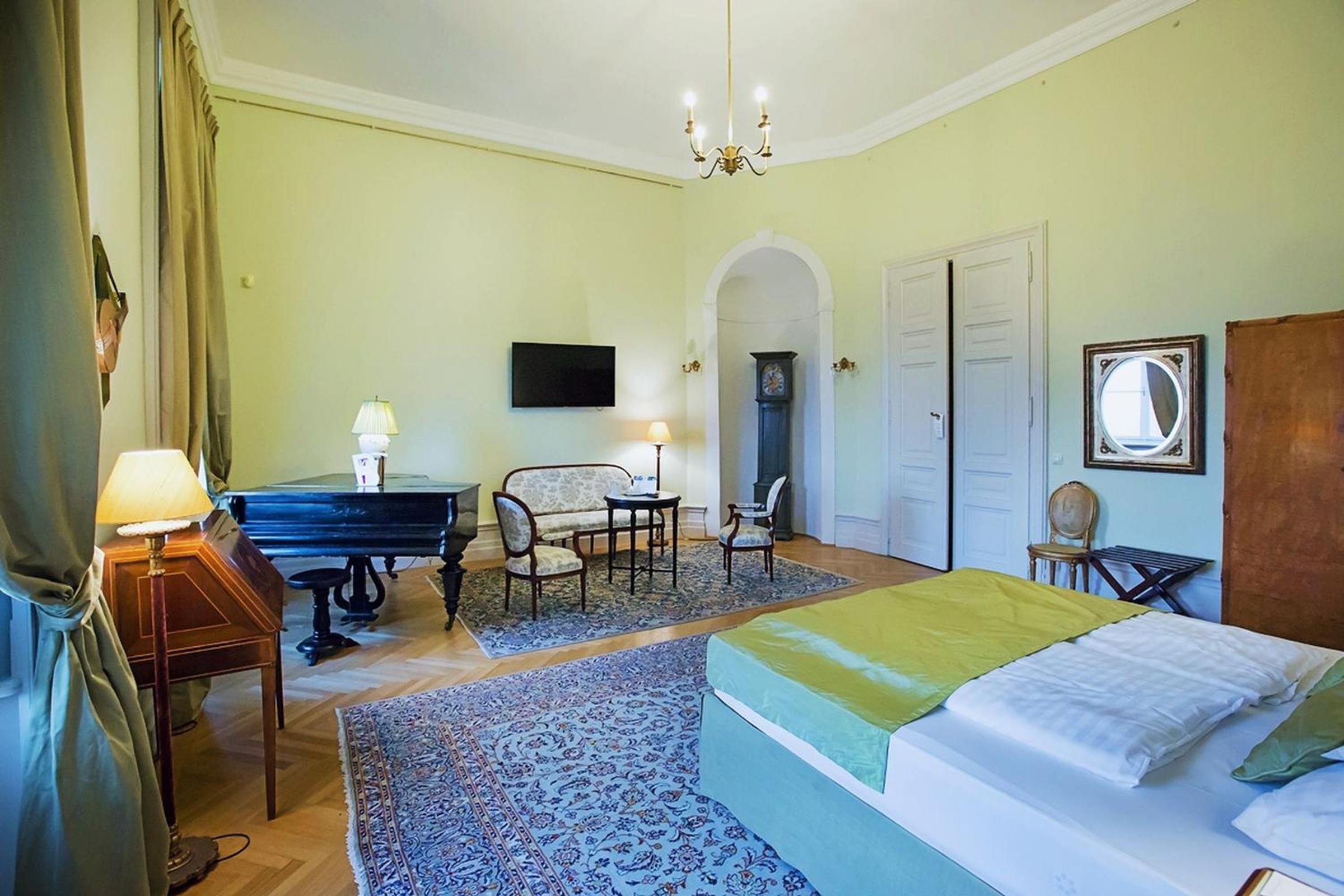 Suite with Garden View photo 2
