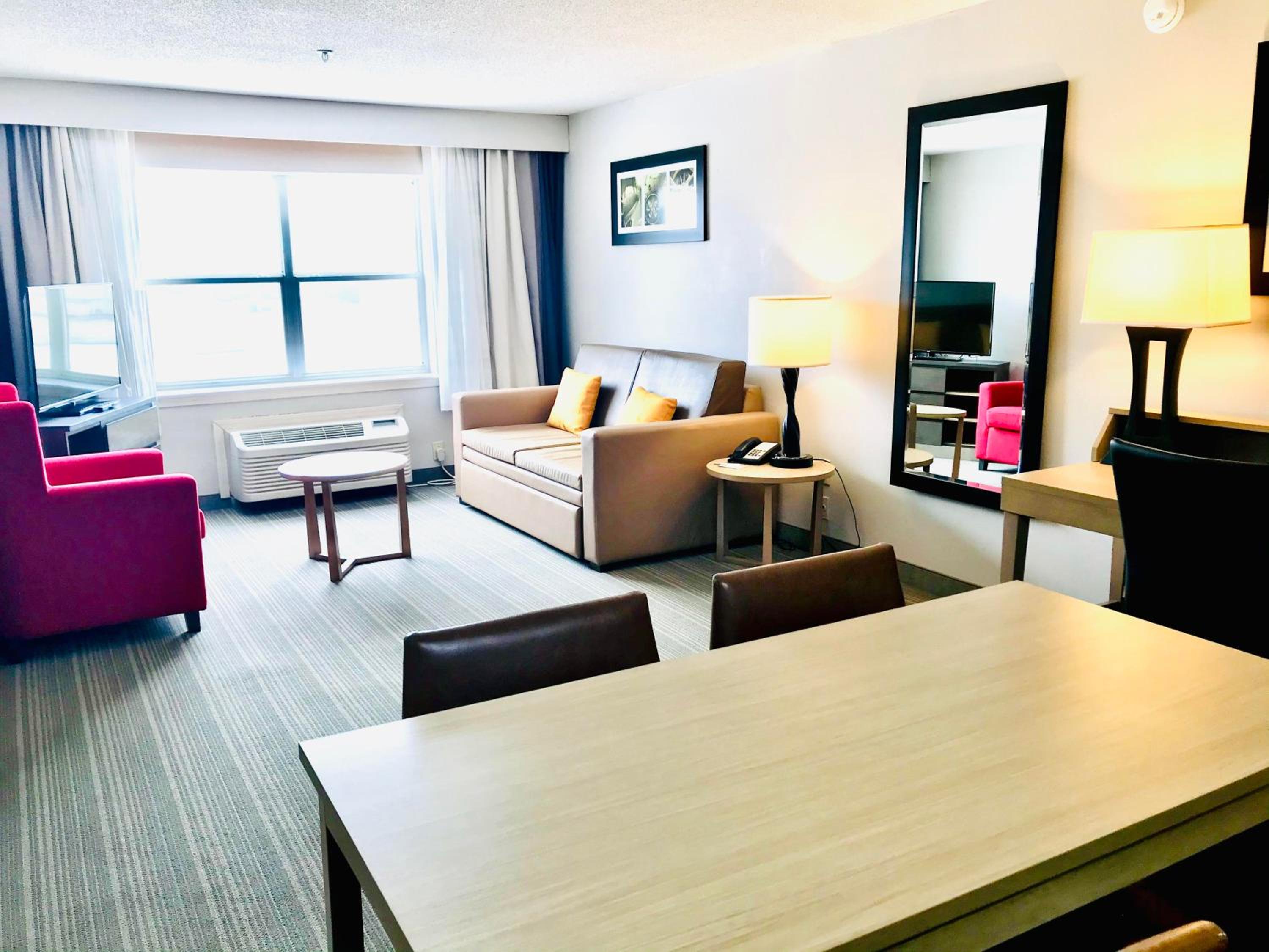 King Room with Sofa Bed - Photo 12