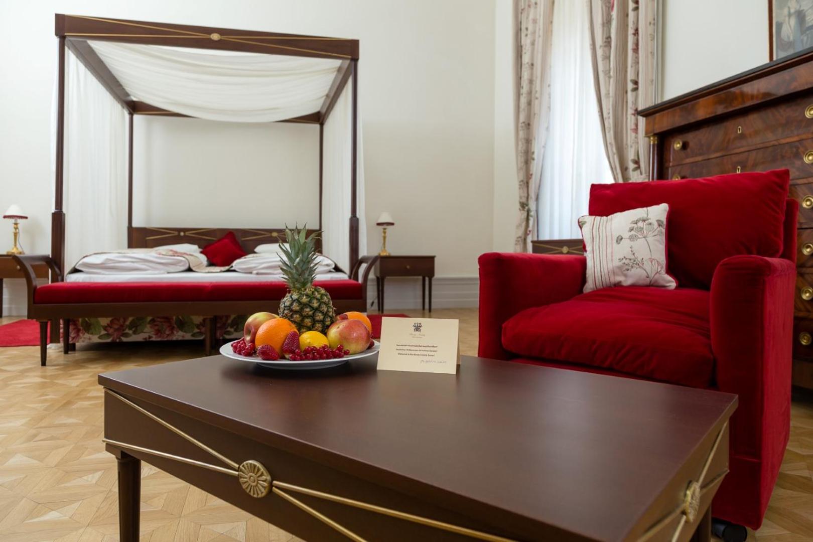 Honeymoon Suite