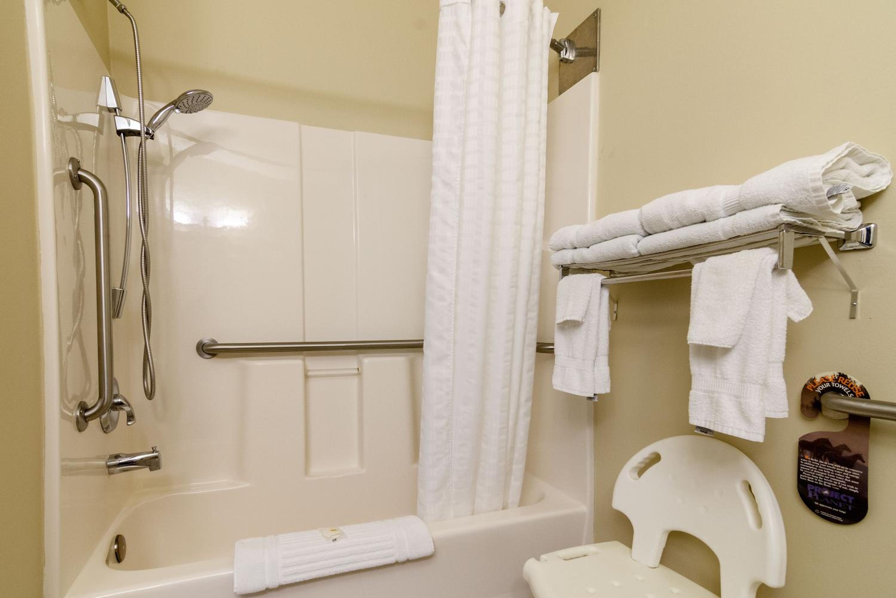 King Room - Accessible/Non-Smoking - Photo 4