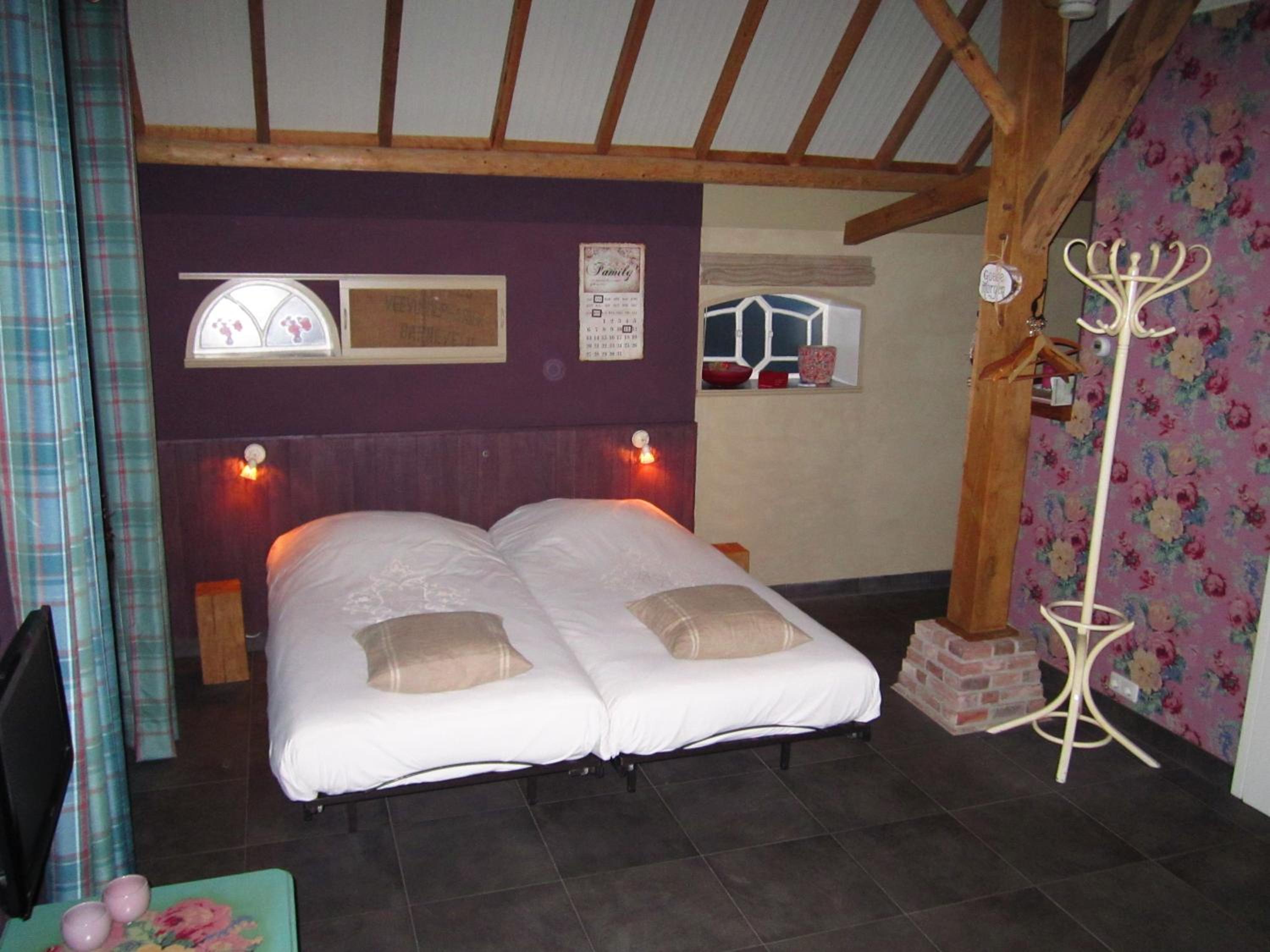 Twin Room with Bathroom photo 3