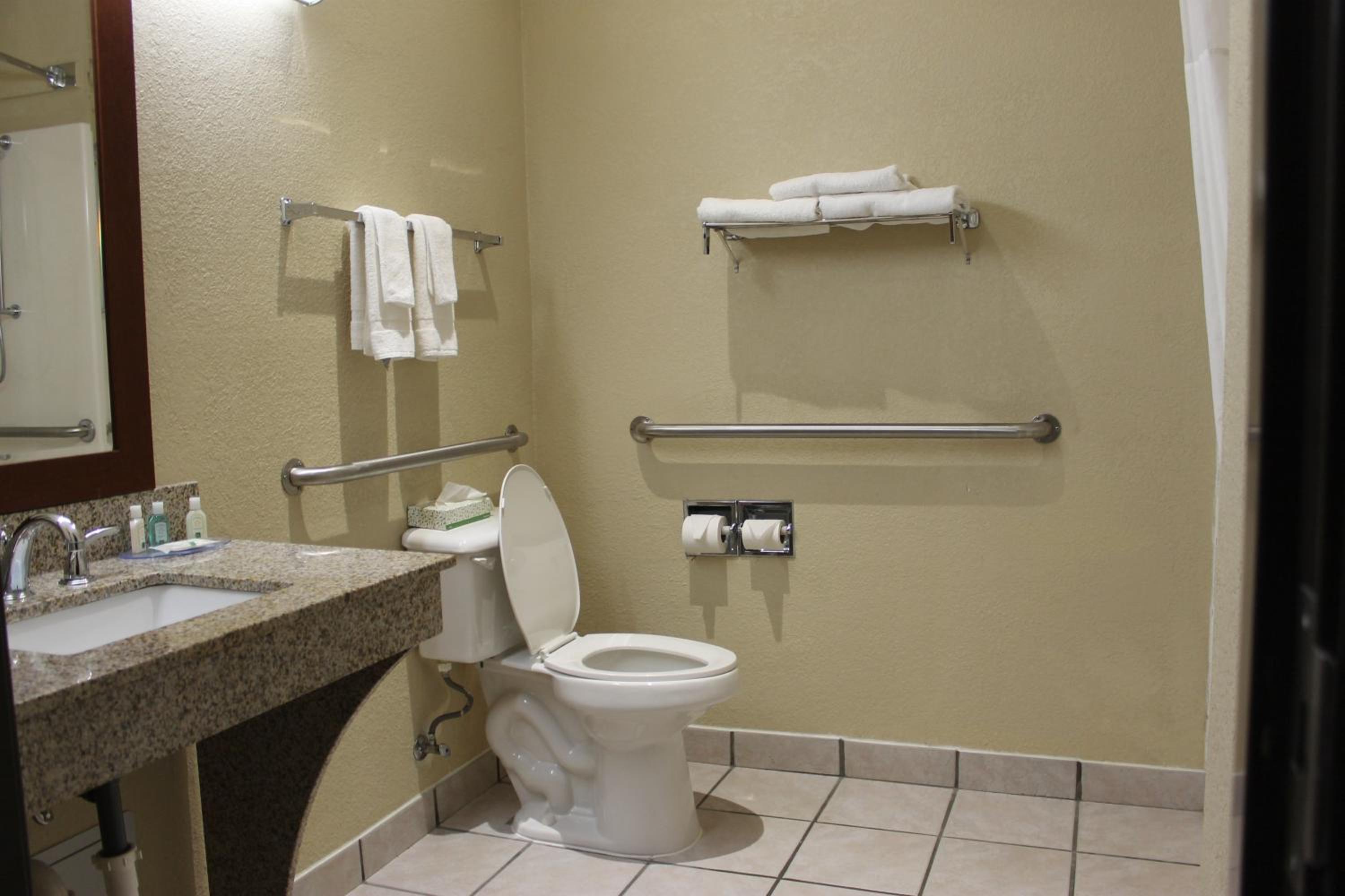 King Room - Accessible/Non-Smoking - Photo 5