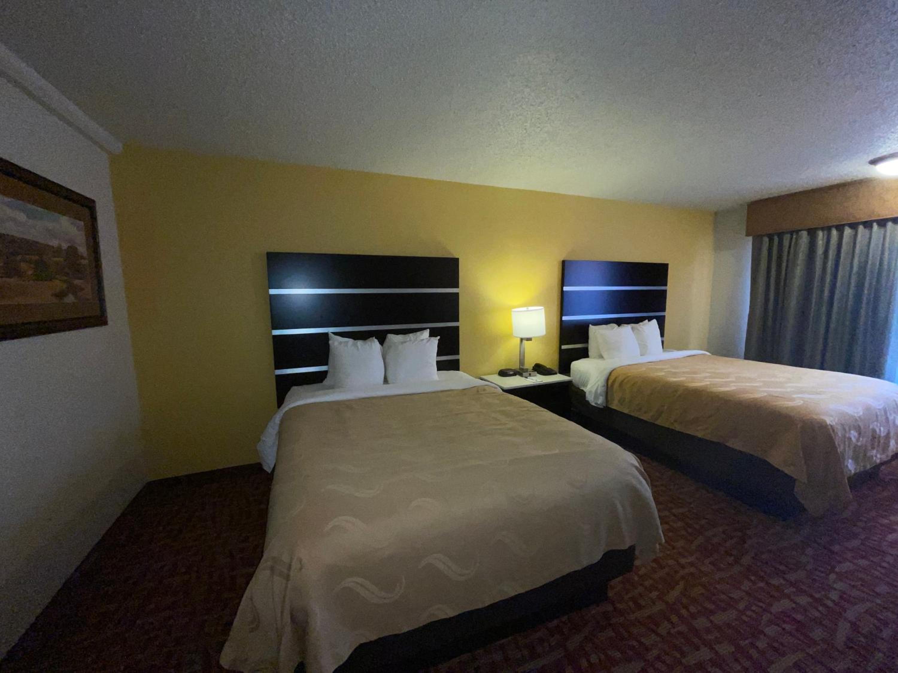 Queen Room with Two Queen Beds - Non-Smoking - Photo 1
