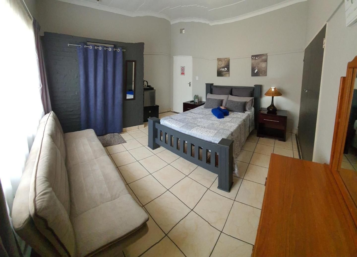 Double Room with Extra Bed - Photo 4