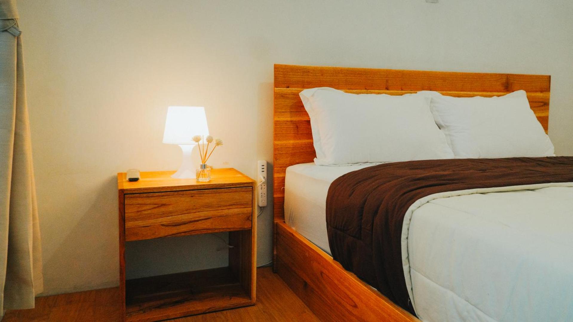 Deluxe Room - Photo 13