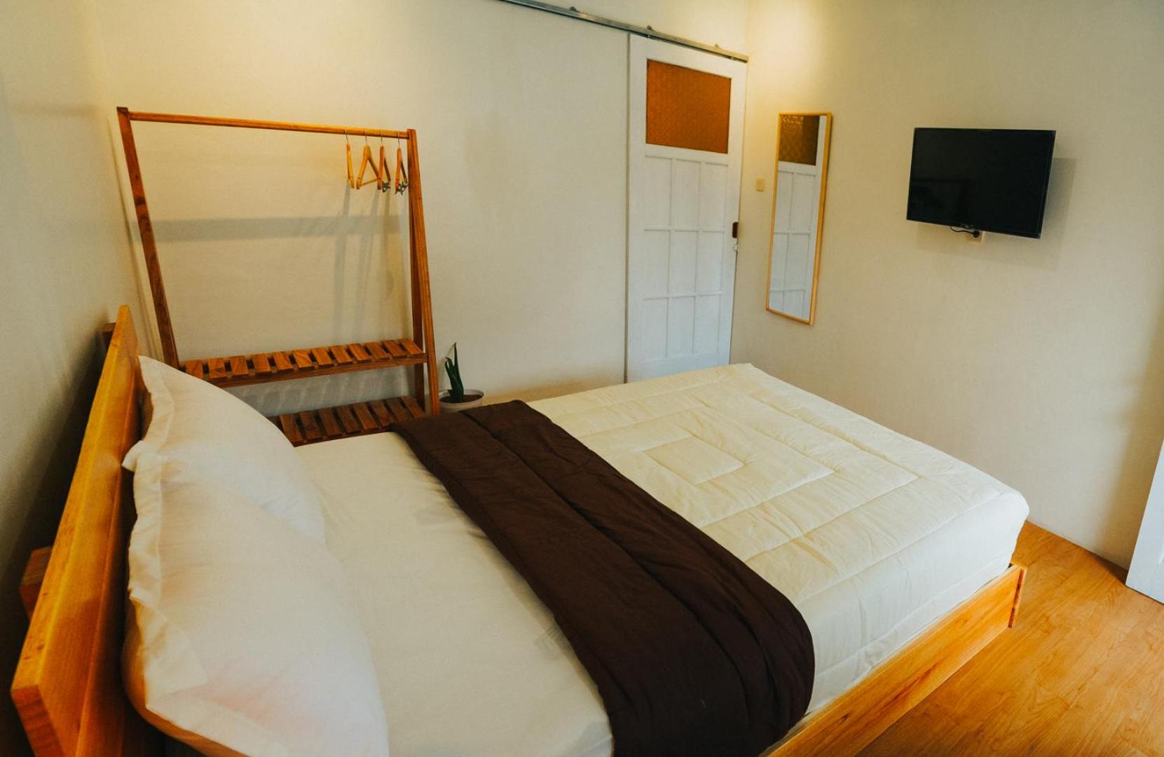 Deluxe Room - Photo 17