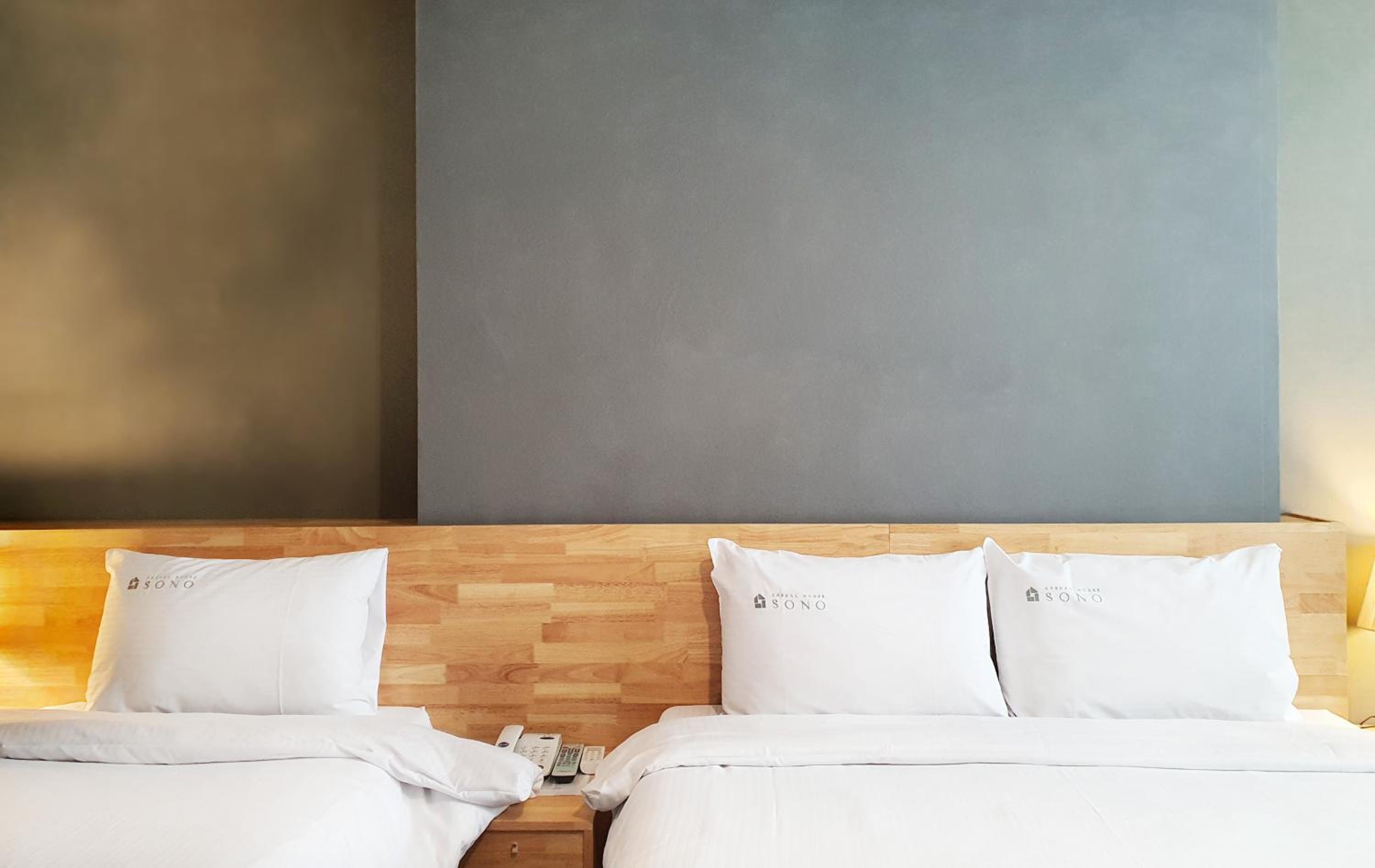 Standard Twin Room - Photo 1