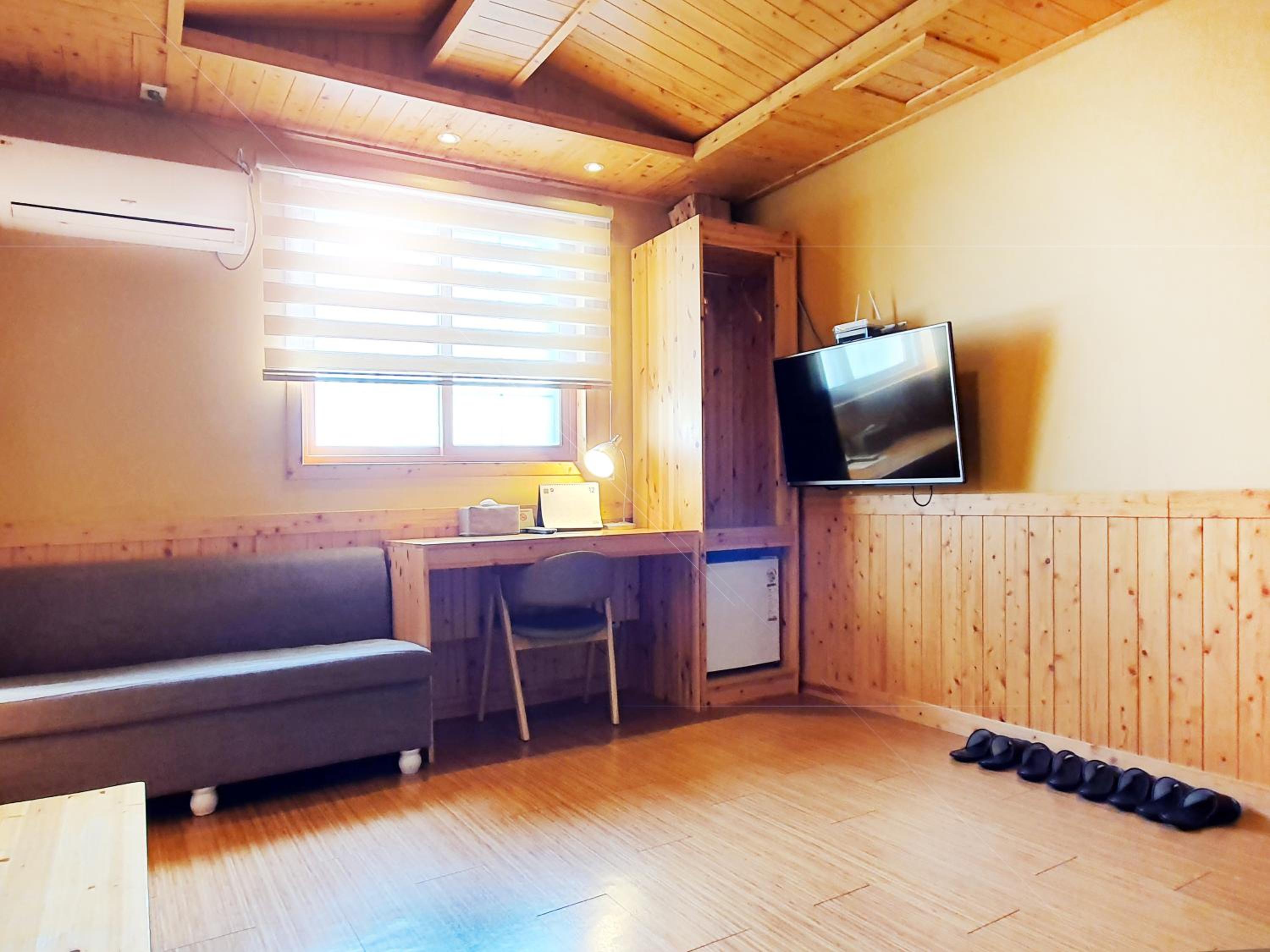 Deluxe Suite - Photo 5