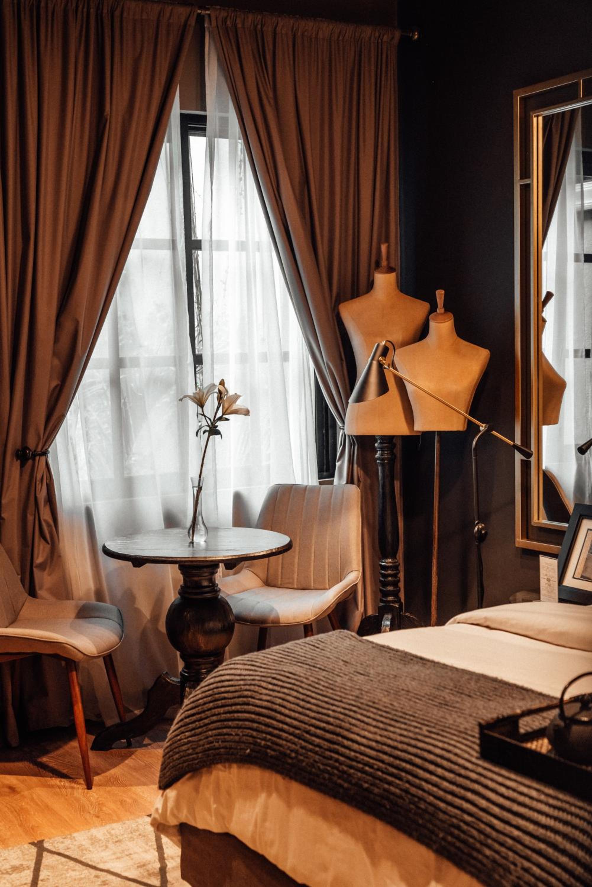 Deluxe Room - Photo 5