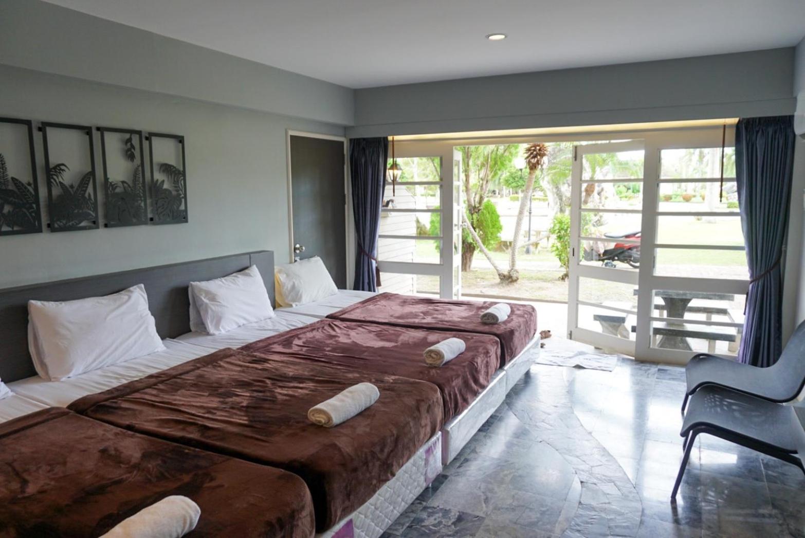 Superior Quadruple Room - Photo 7