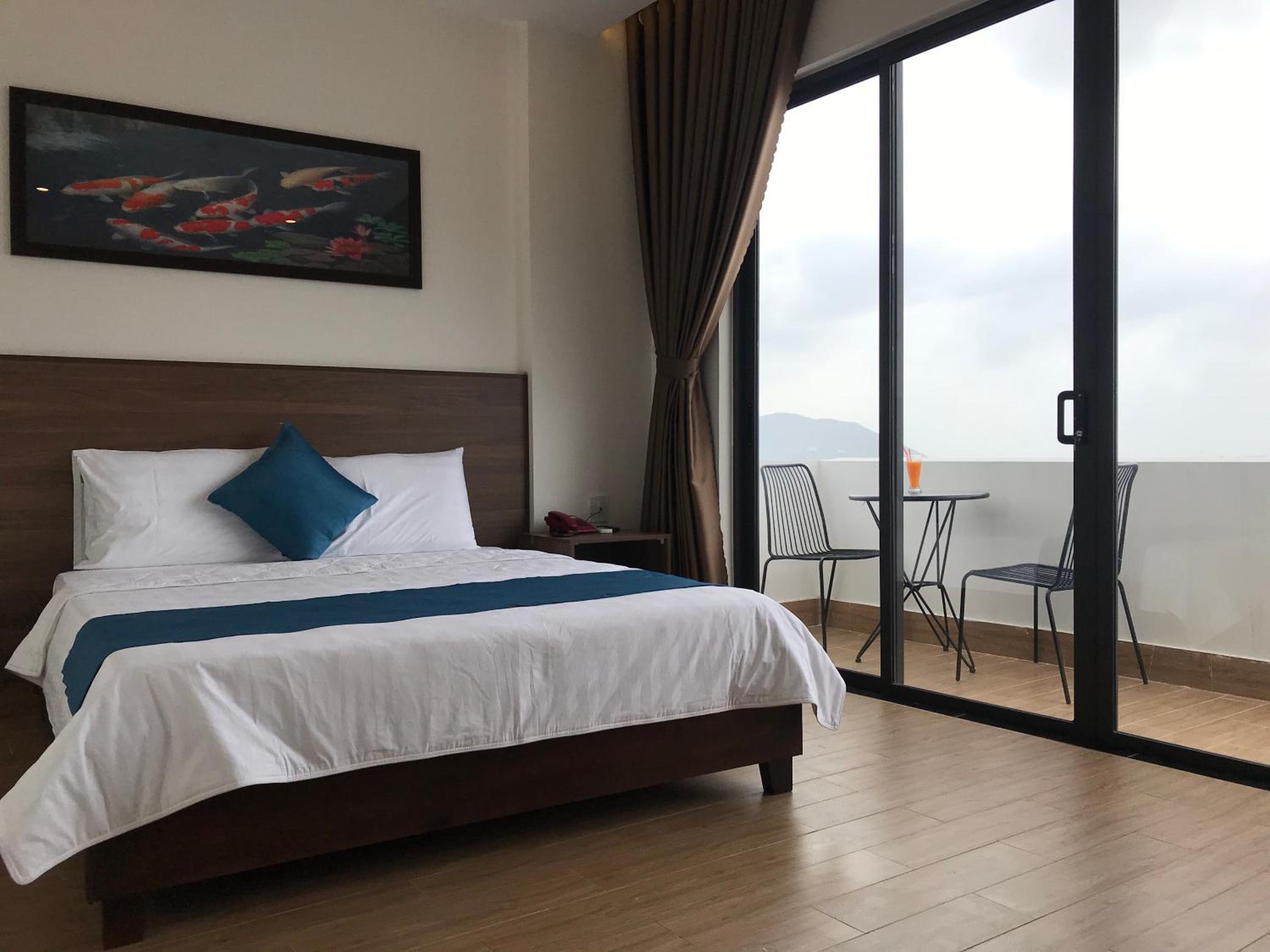 Deluxe Double Room with Balcony and Sea View
