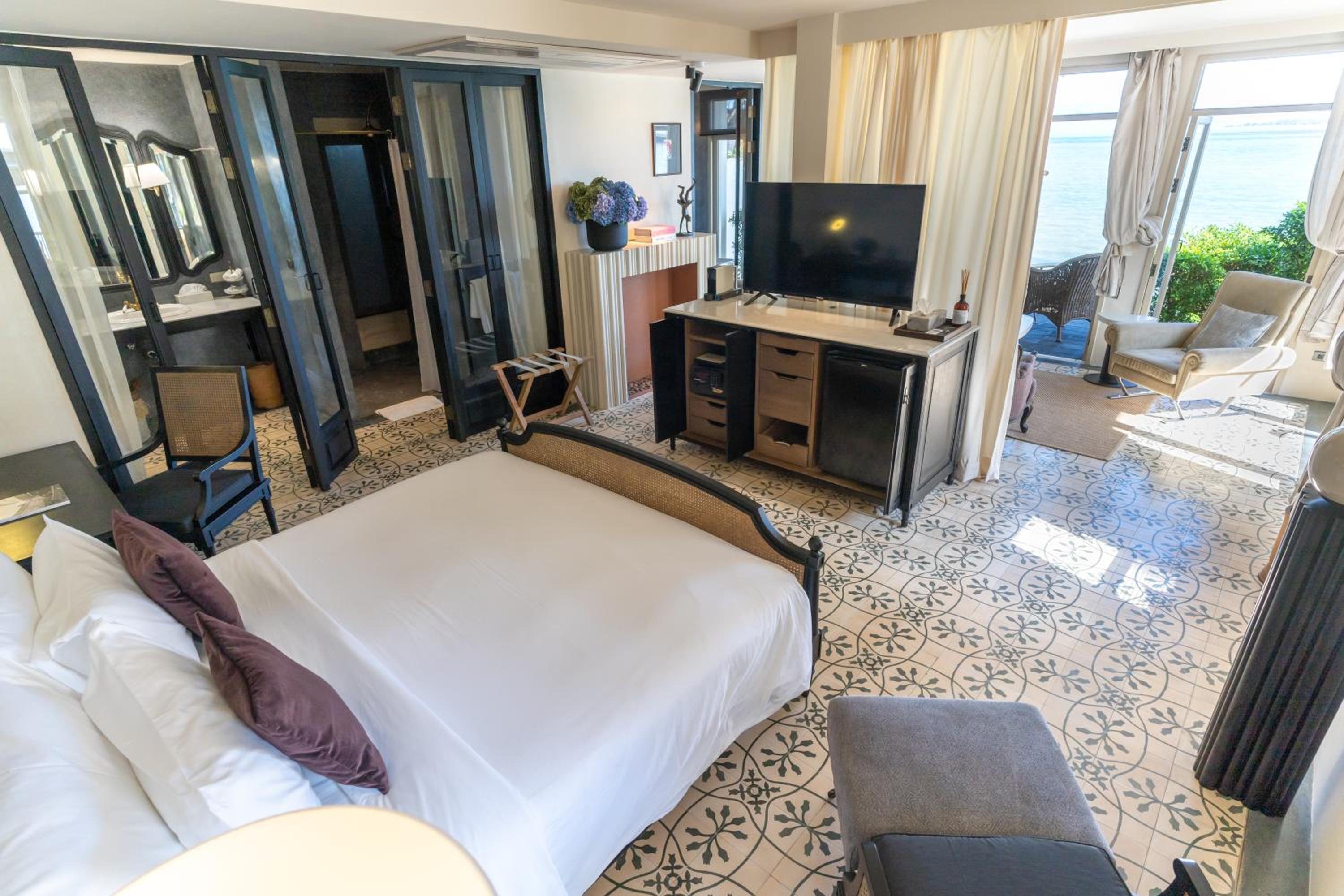 Suite with Balcony photo 1