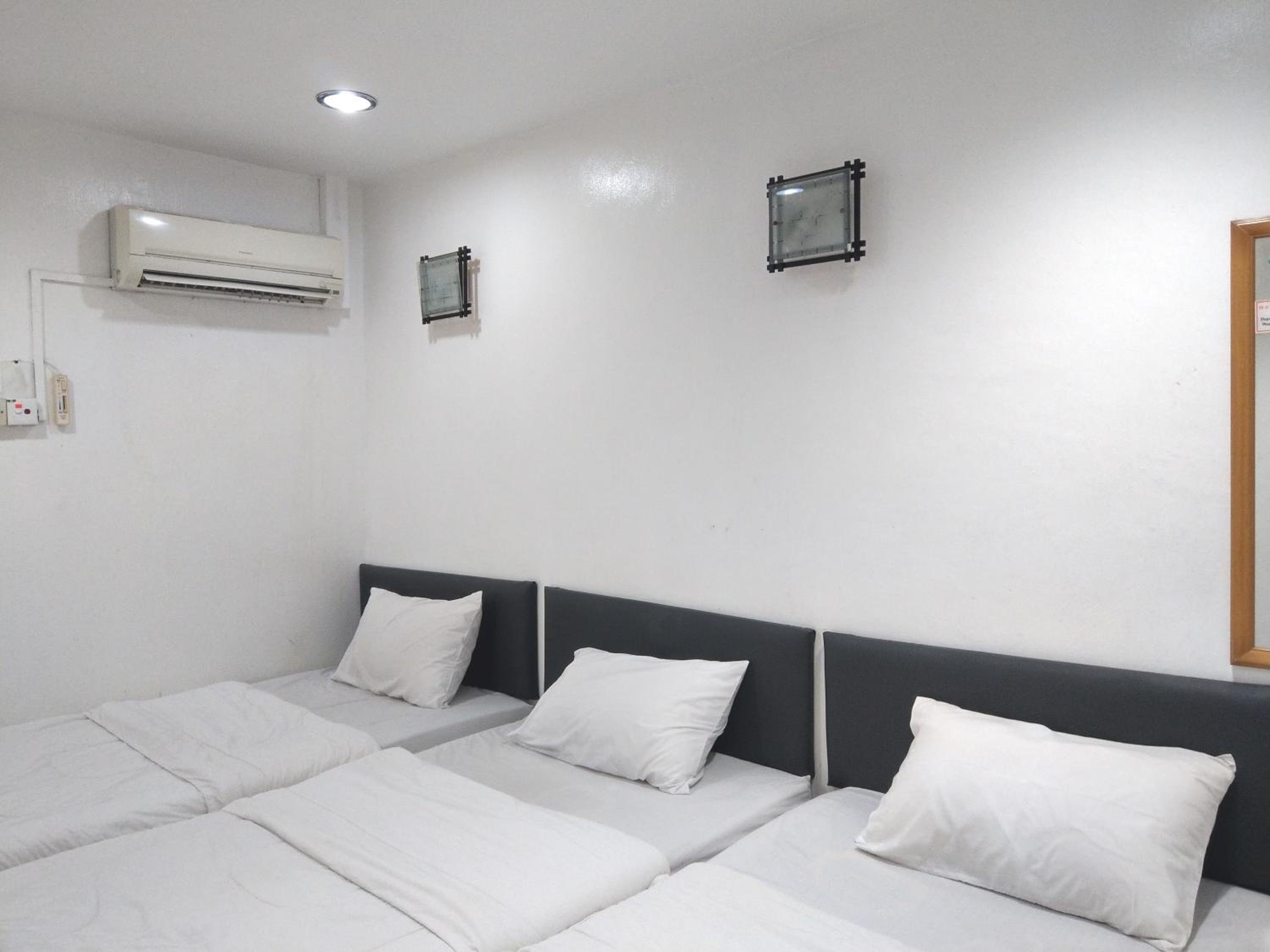 Triple Room with Bathroom