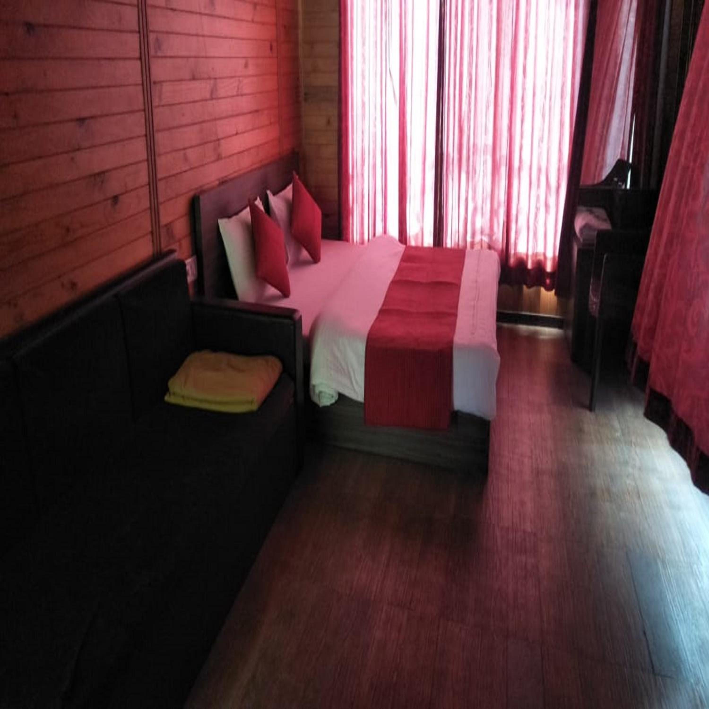 Deluxe Room - Photo 1