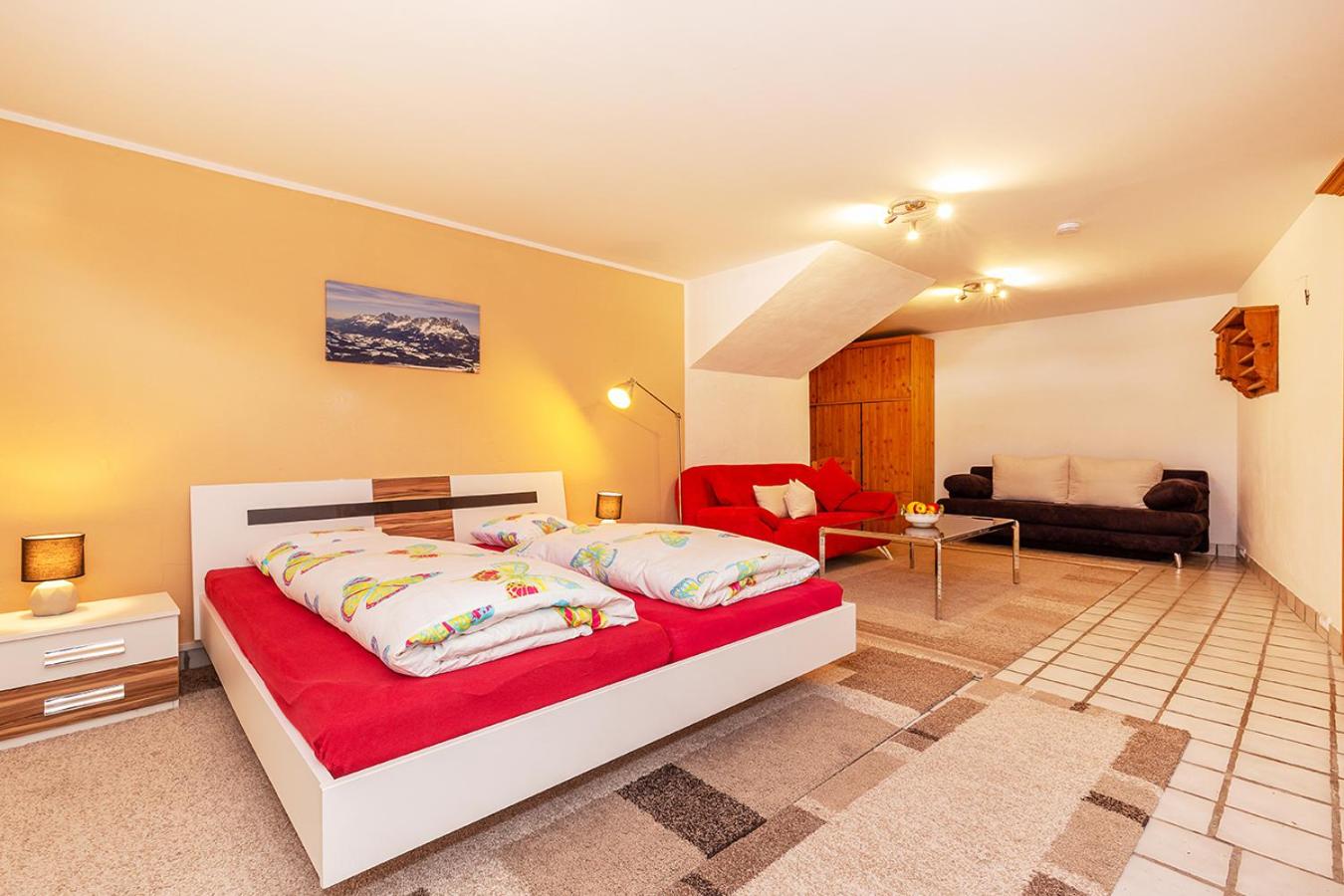 Three-Bedroom Apartment with Sauna photo 2