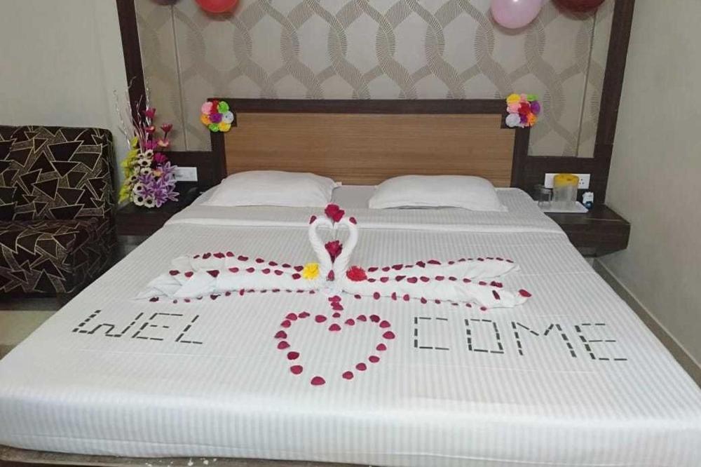 Deluxe Room (2 Adults + 1 Child)