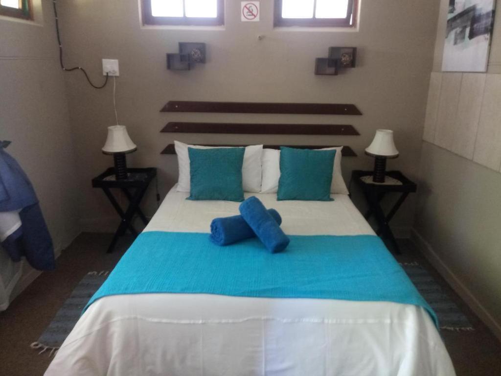 Small Twin Room photo 1