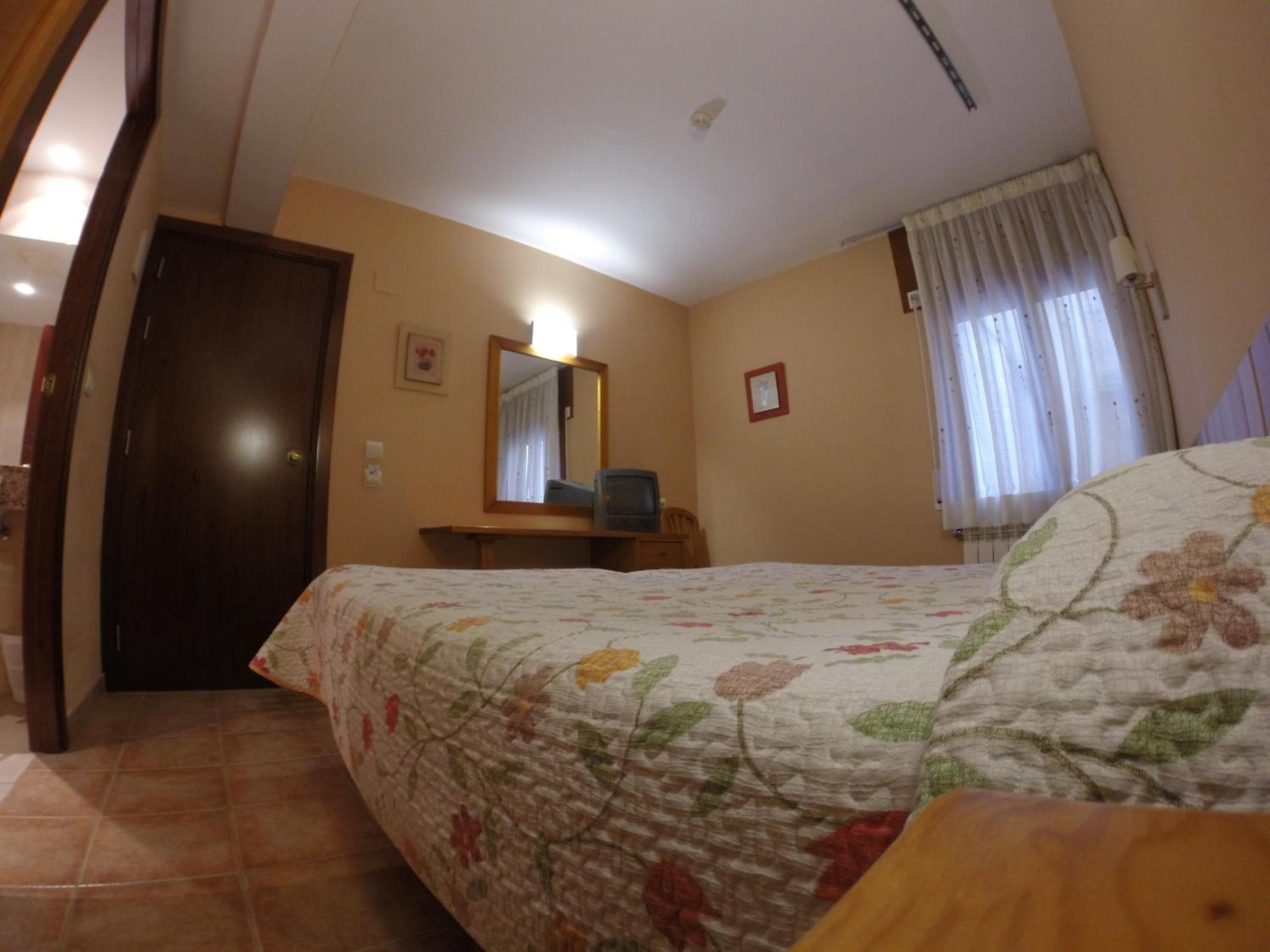 Single Room photo 3