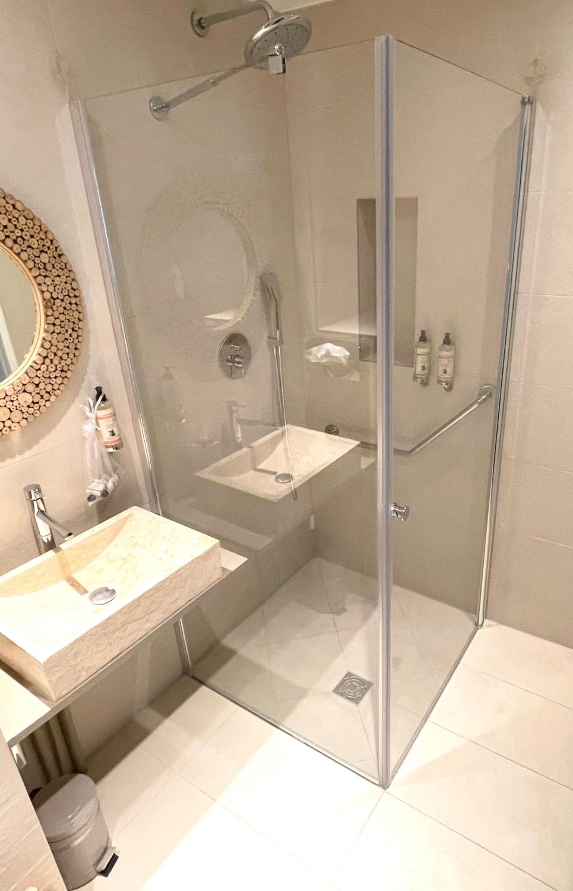 Suite  - Spa Access included photo 2