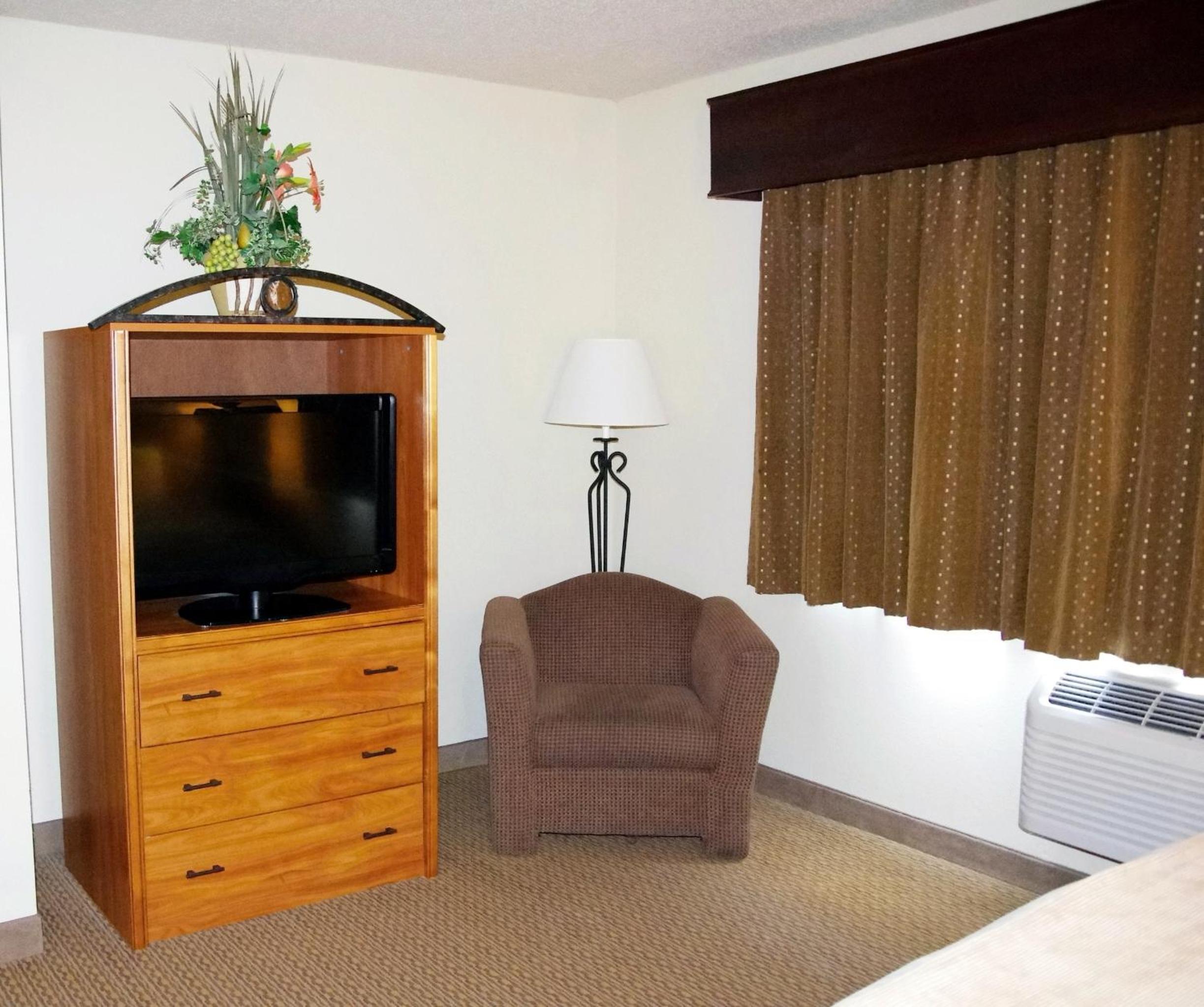 King  Deluxe Studio Suite - Non-Smoking - Photo 4