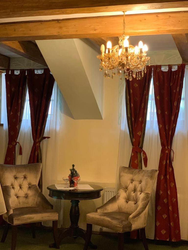 Deluxe Family Room - Photo 2