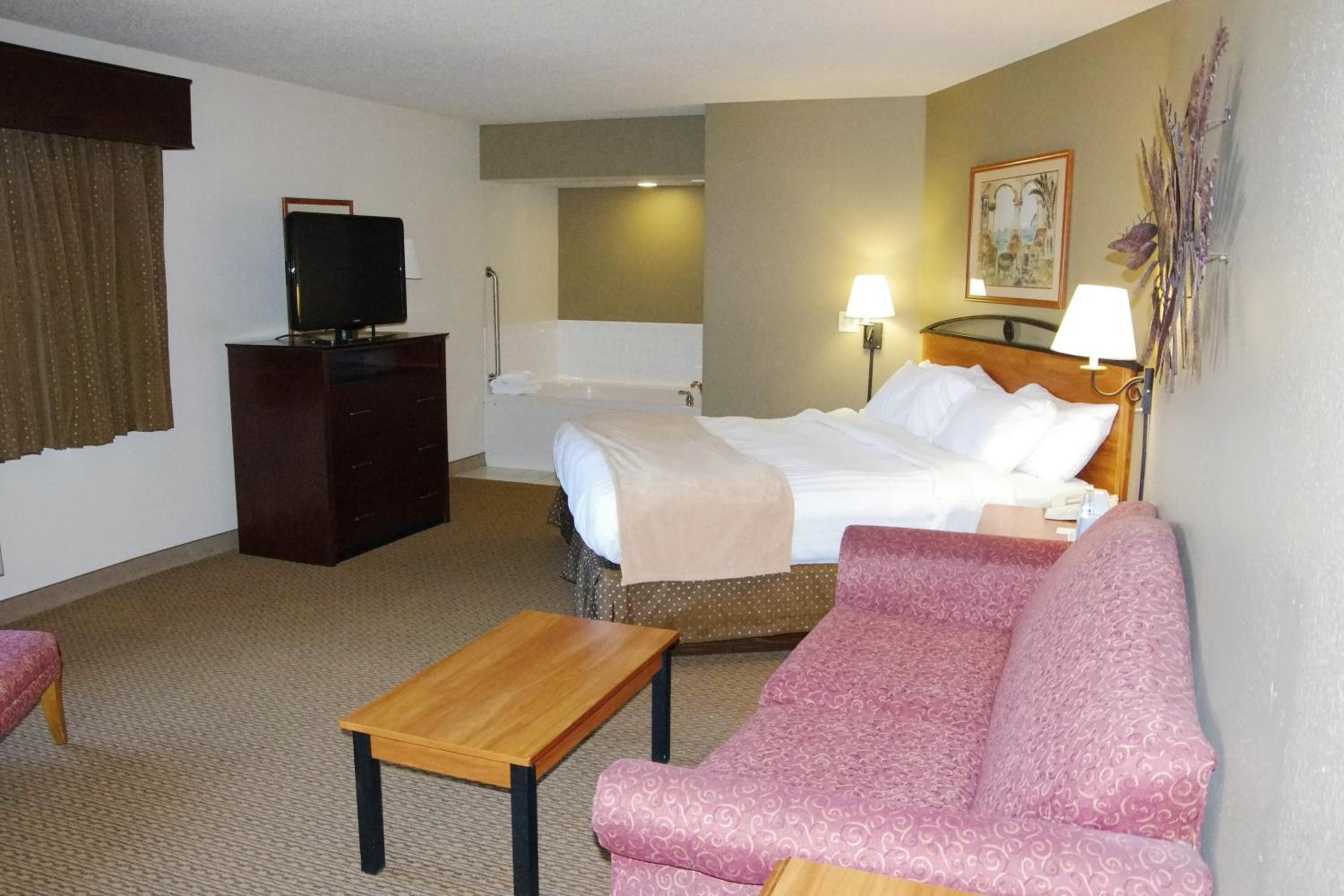 King Studio Suite - Non-Smoking - Photo 6