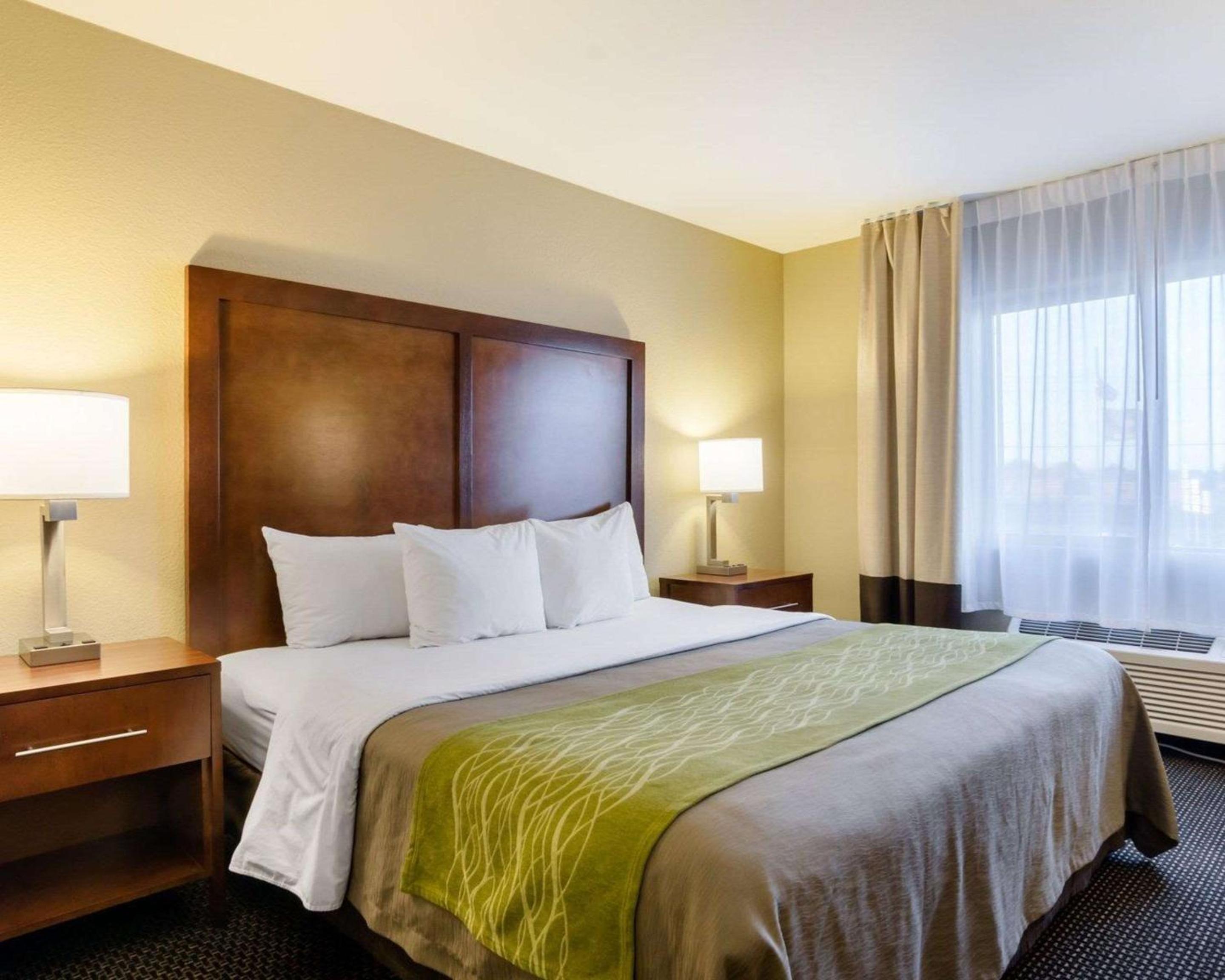 King Room - Non-Smoking - Photo 2