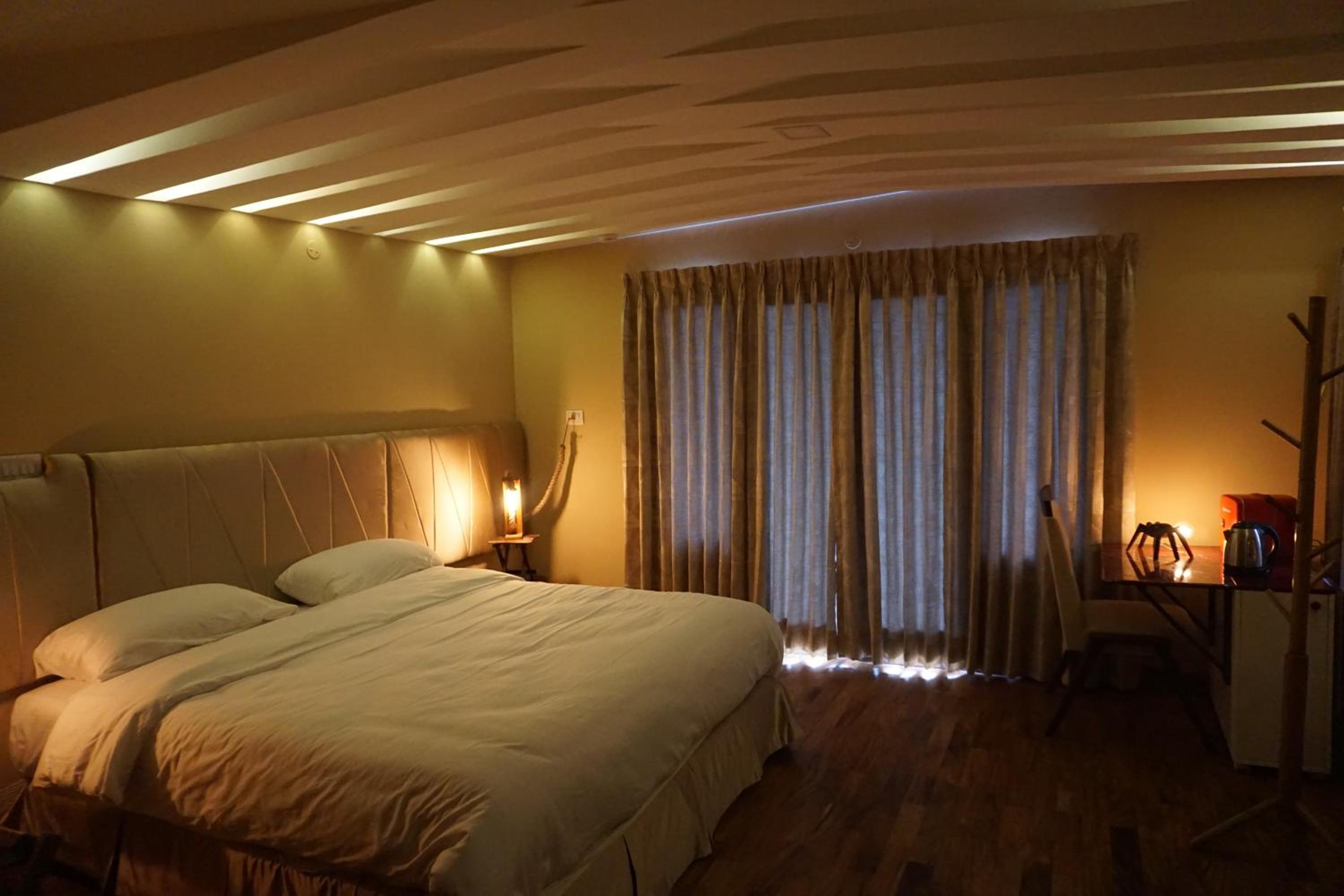King Room with Mountain View - Photo 7