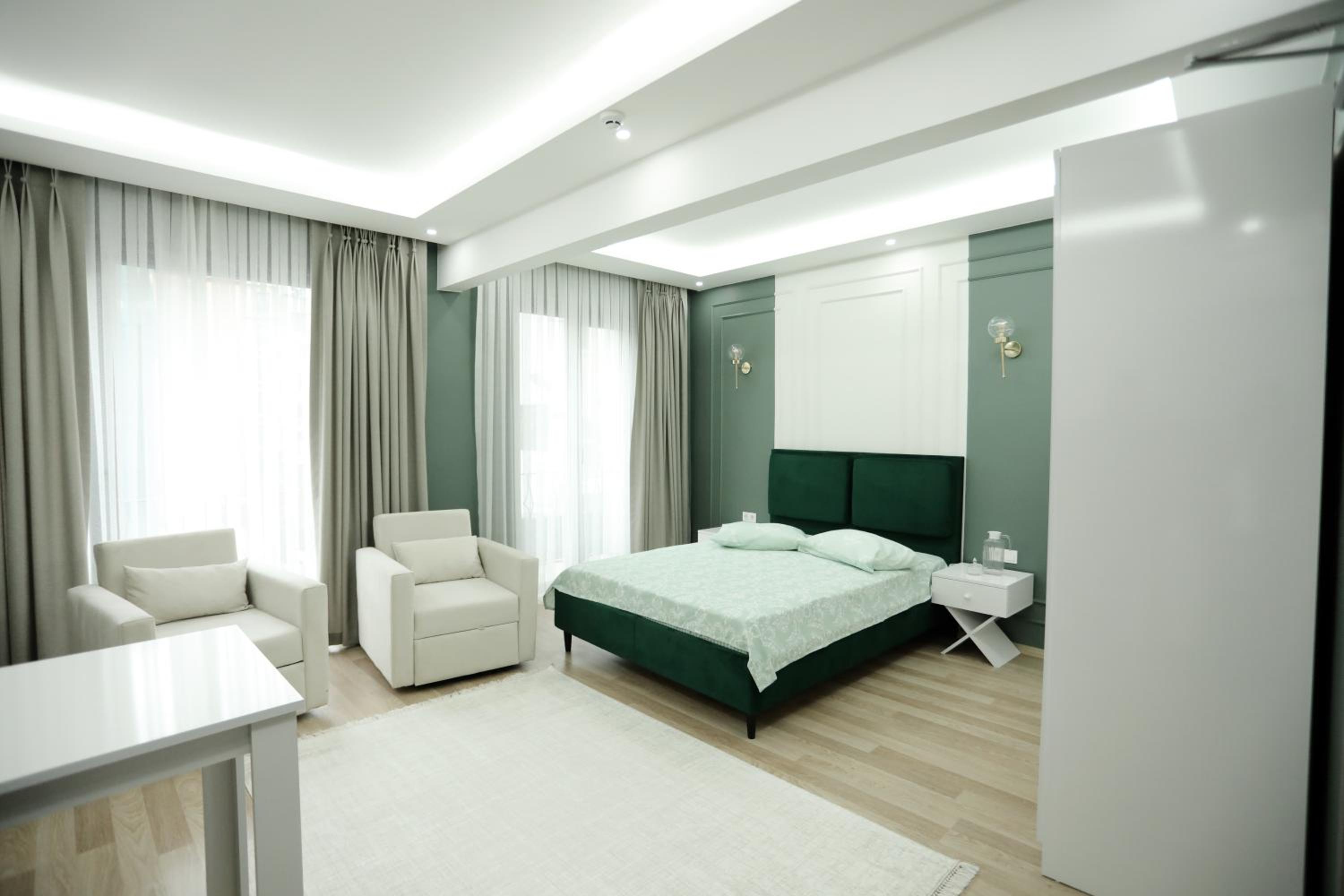 One-Bedroom Apartment photo 2