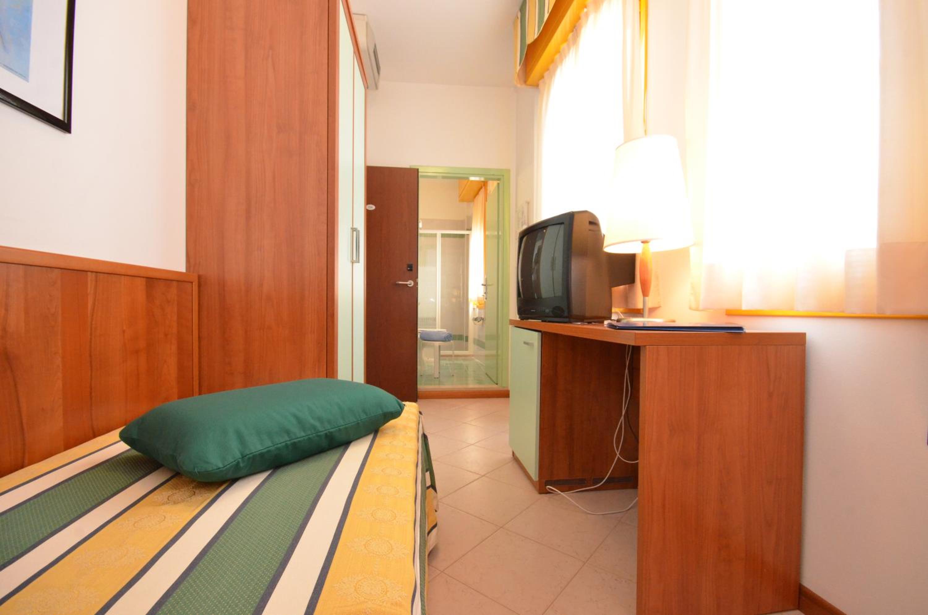 Single Room photo 2