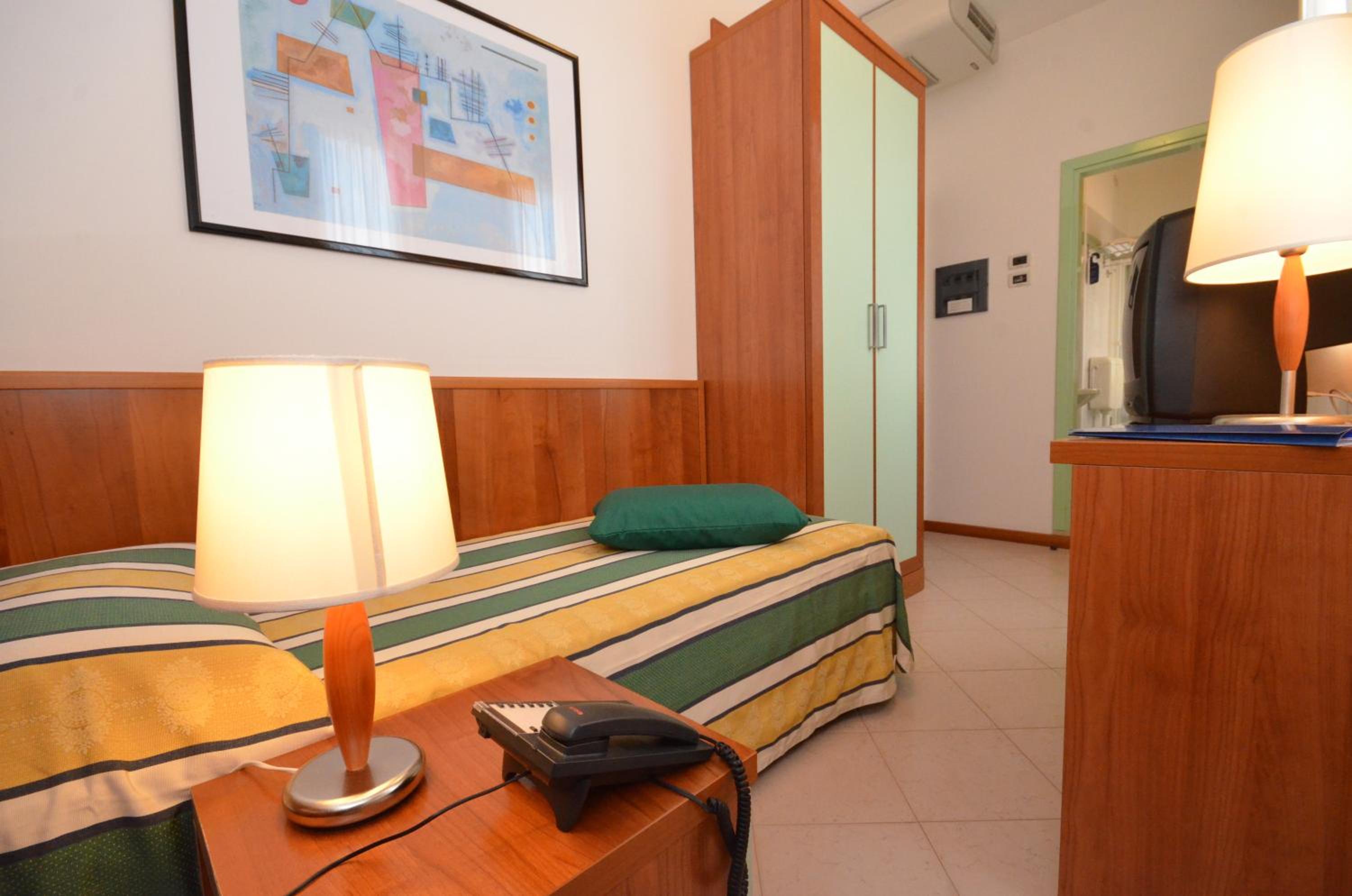 Single Room photo 1
