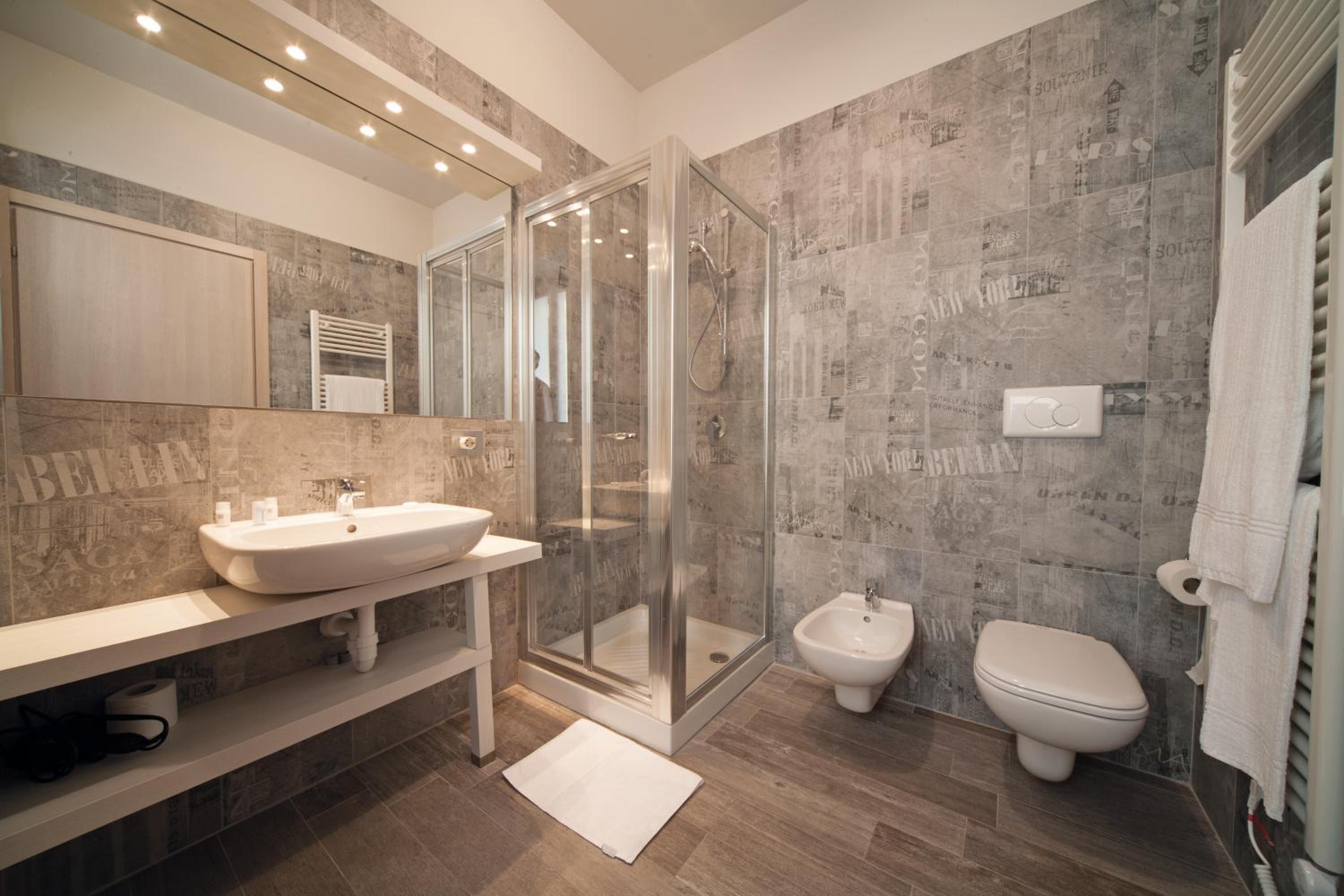 Double or Twin Room photo 3