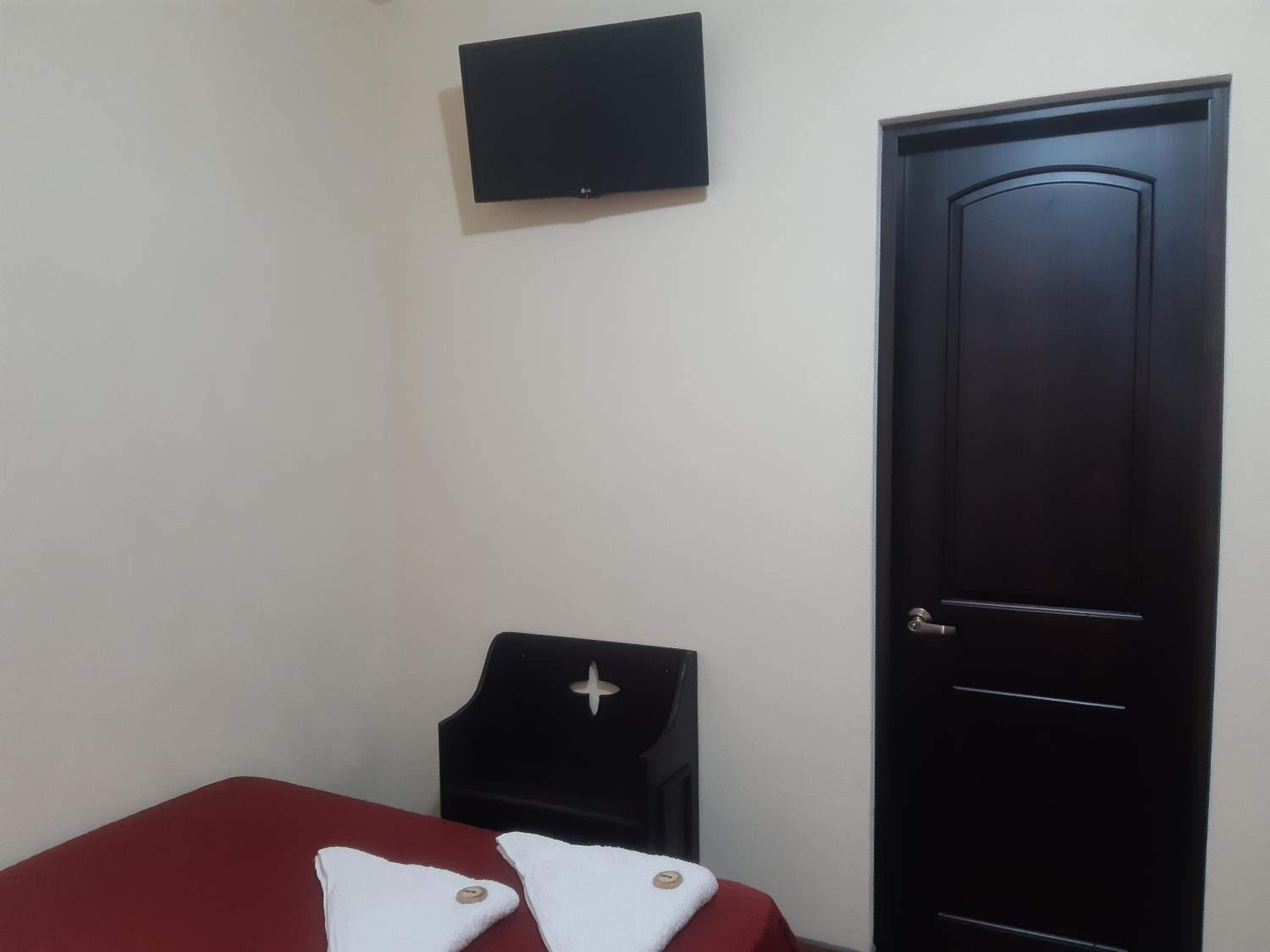Twin Room with Private Bathroom photo 2