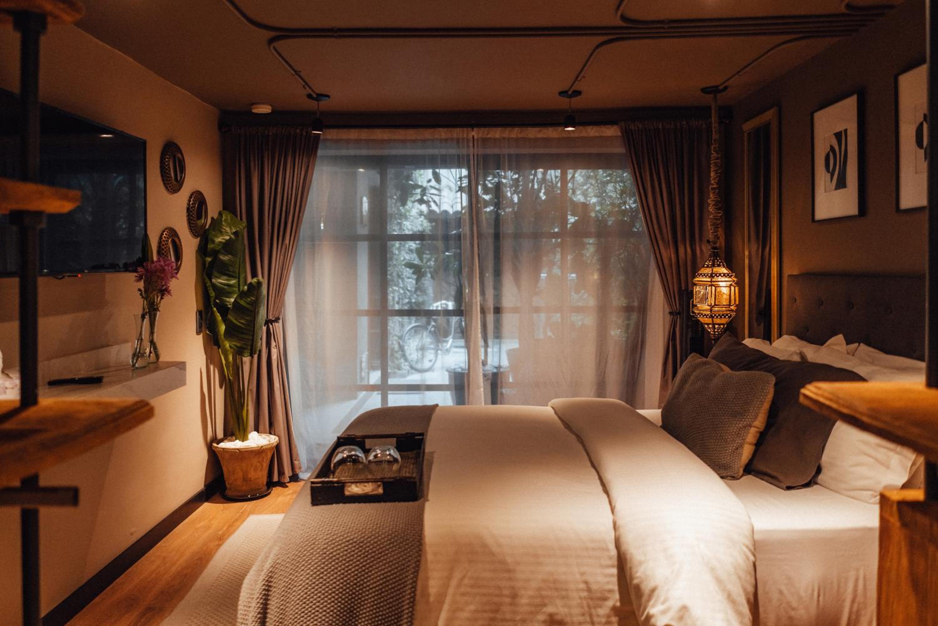 Standard Double Room - Photo 11