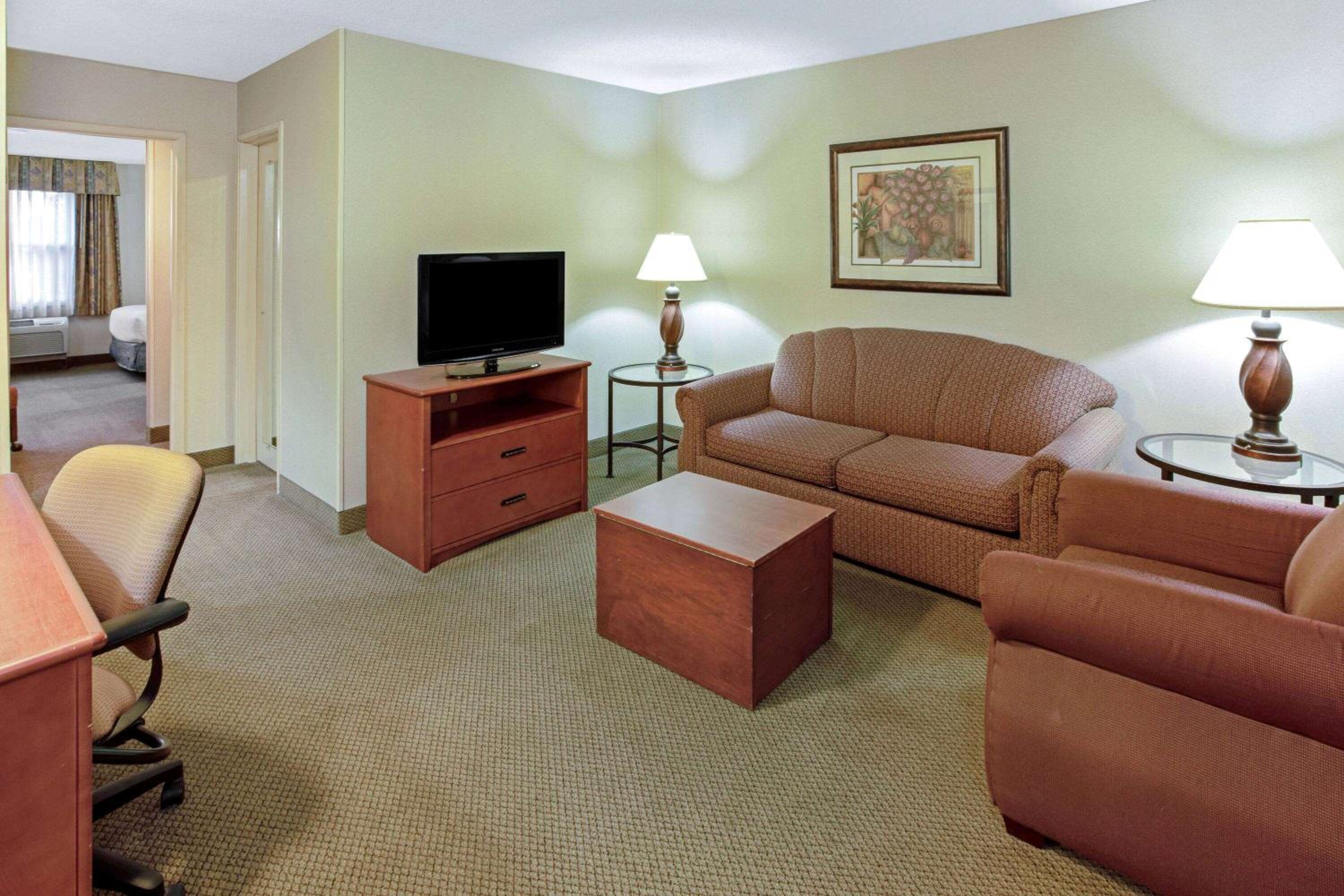 One-Bedroom Suite with Two Double Beds - Non-Smoking - Photo 3