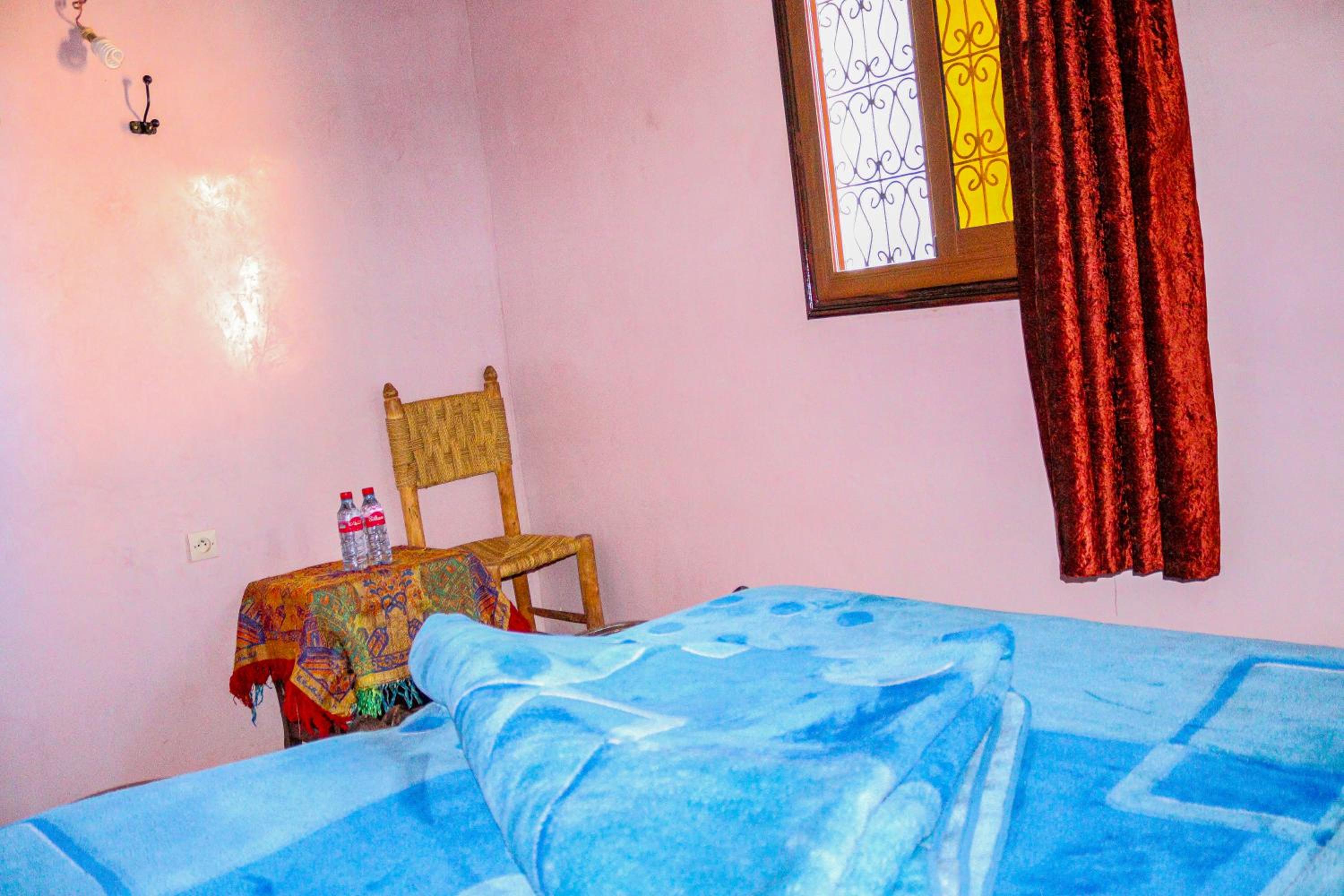 Double Room with Shared Bathroom photo 3