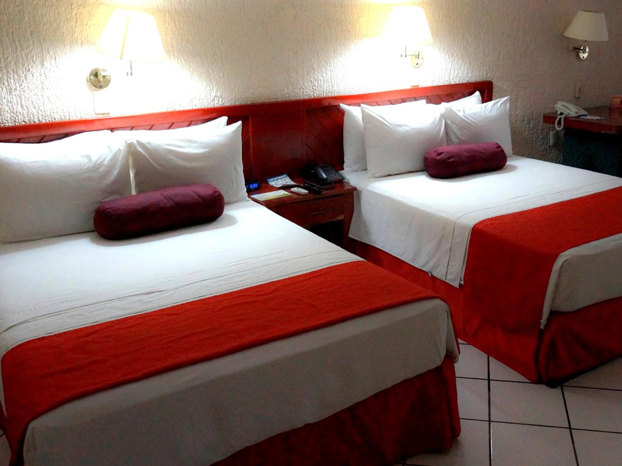 Double Room with Two Double Beds photo 2