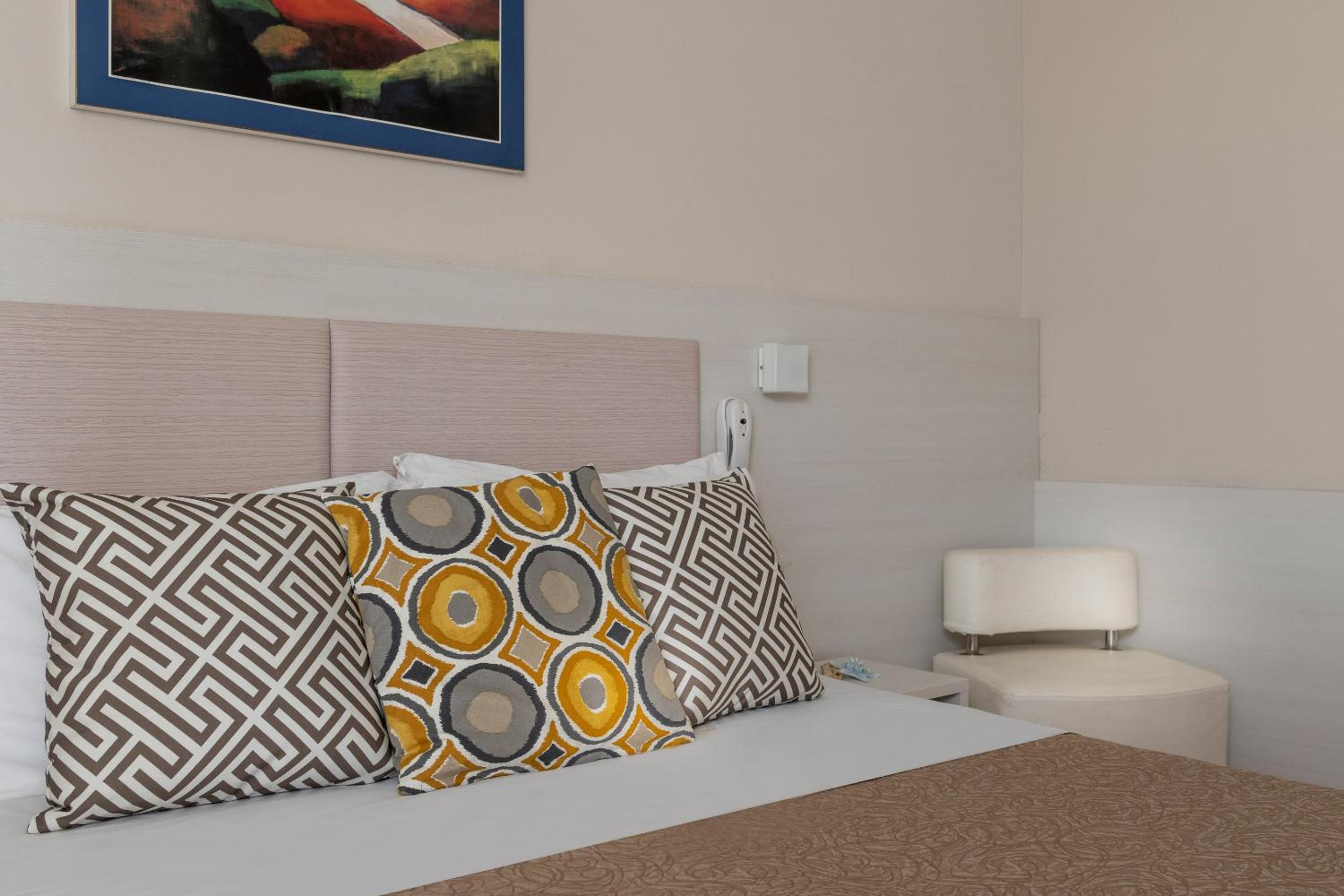Economy Quadruple Room - Photo 2