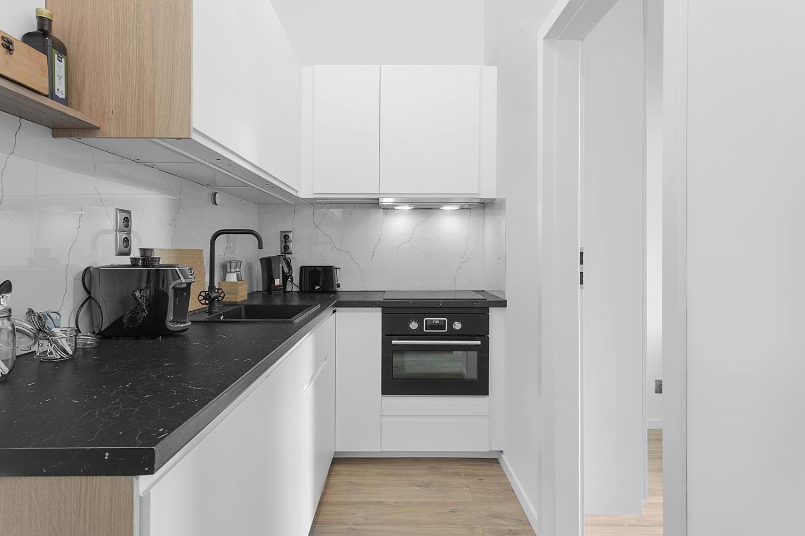 One-Bedroom Apartment - Photo 12