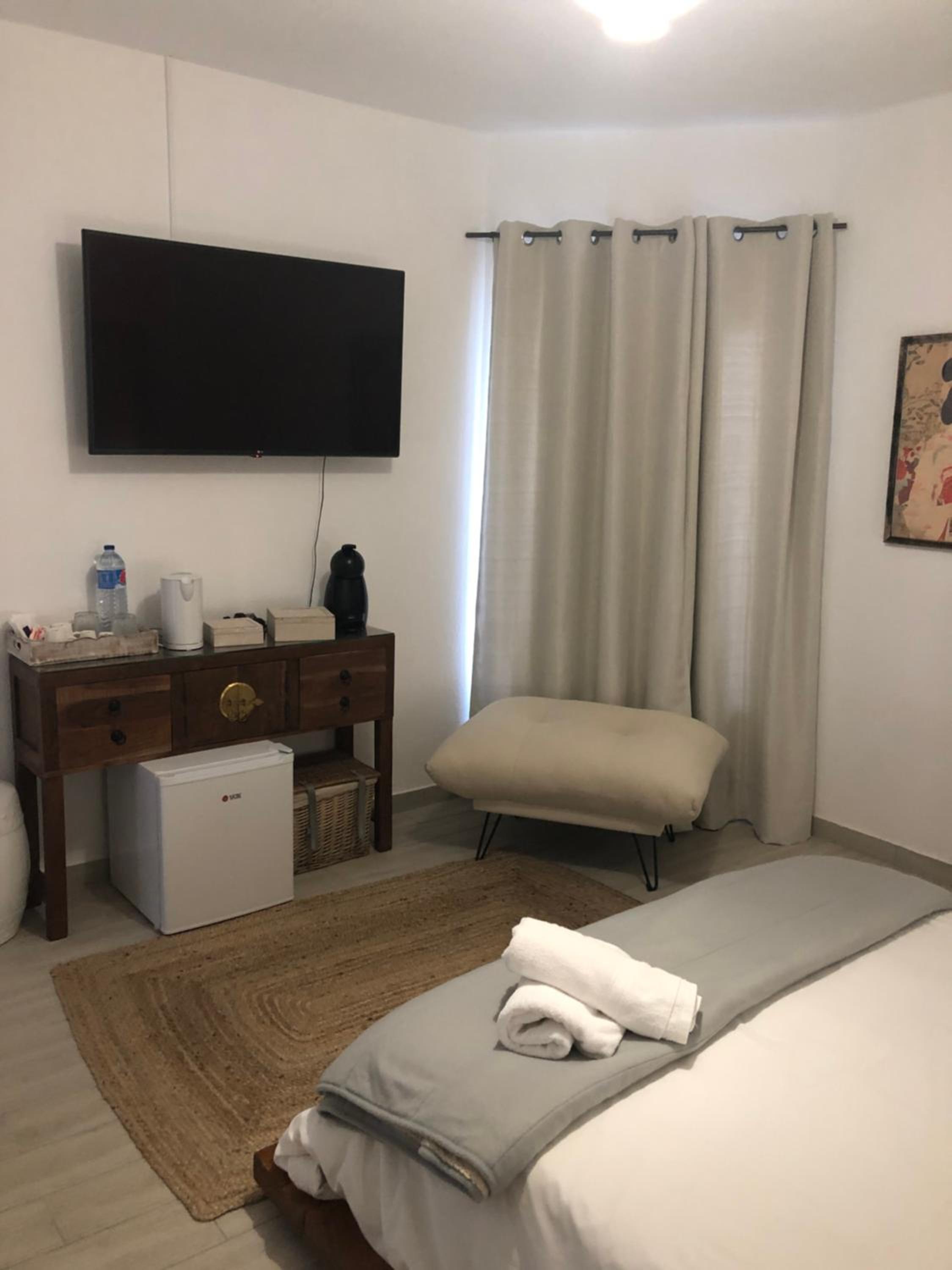 Budget Double Room photo 3