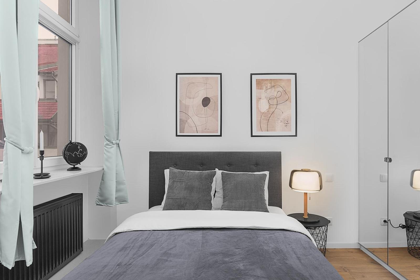 One-Bedroom Apartment - Photo 1