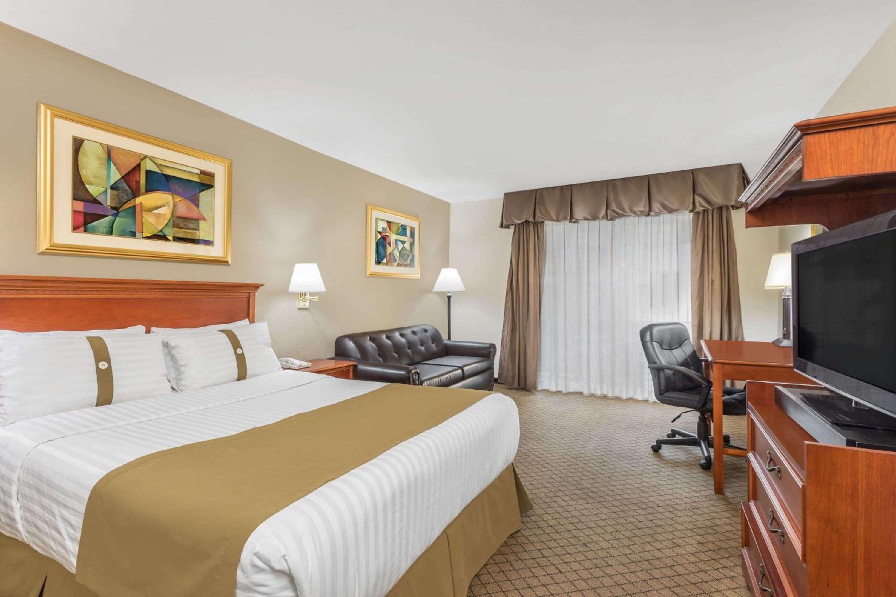 Executive Queen Room - Non-Smoking - Photo 1
