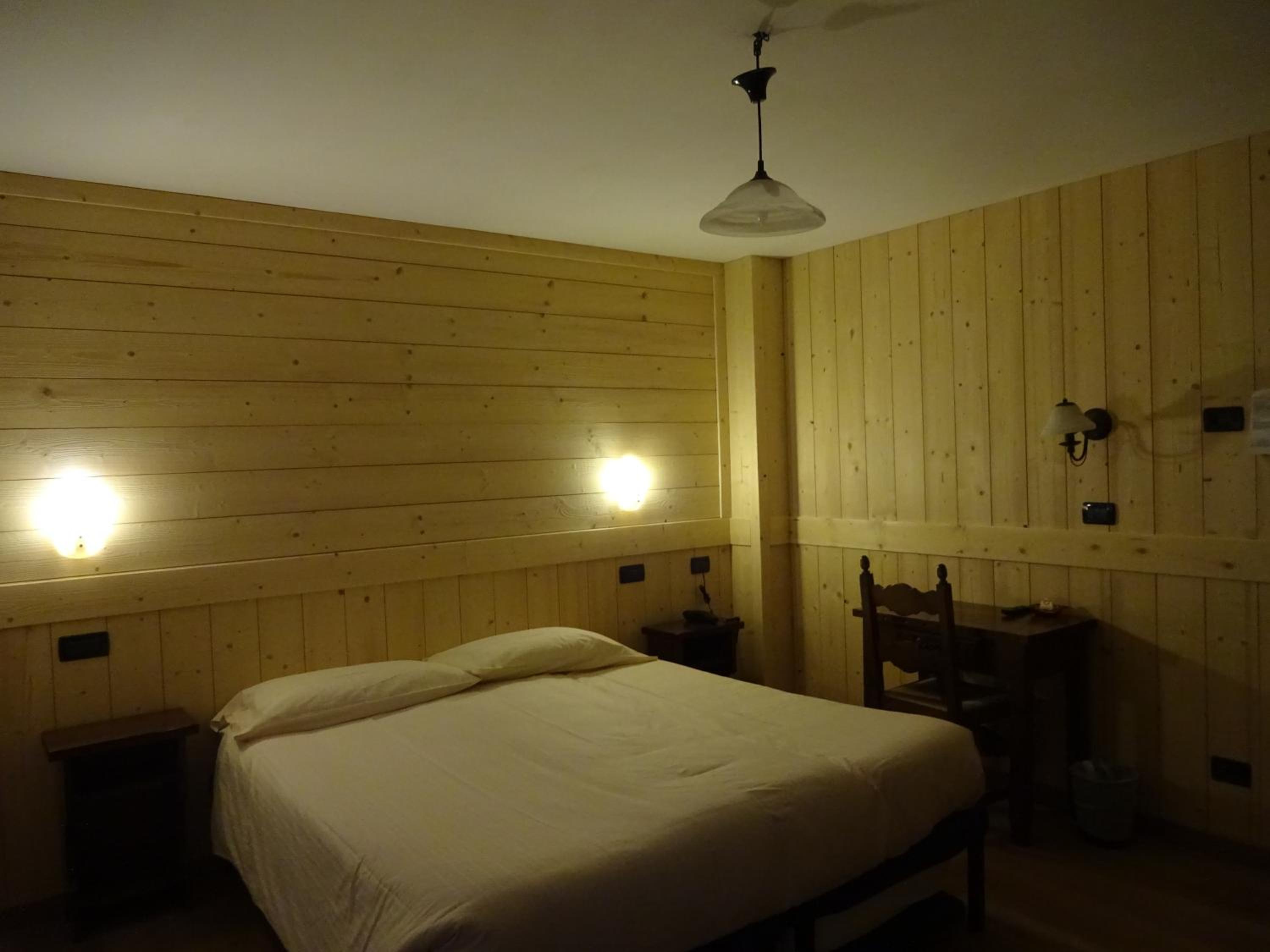 Double Room - Photo 2