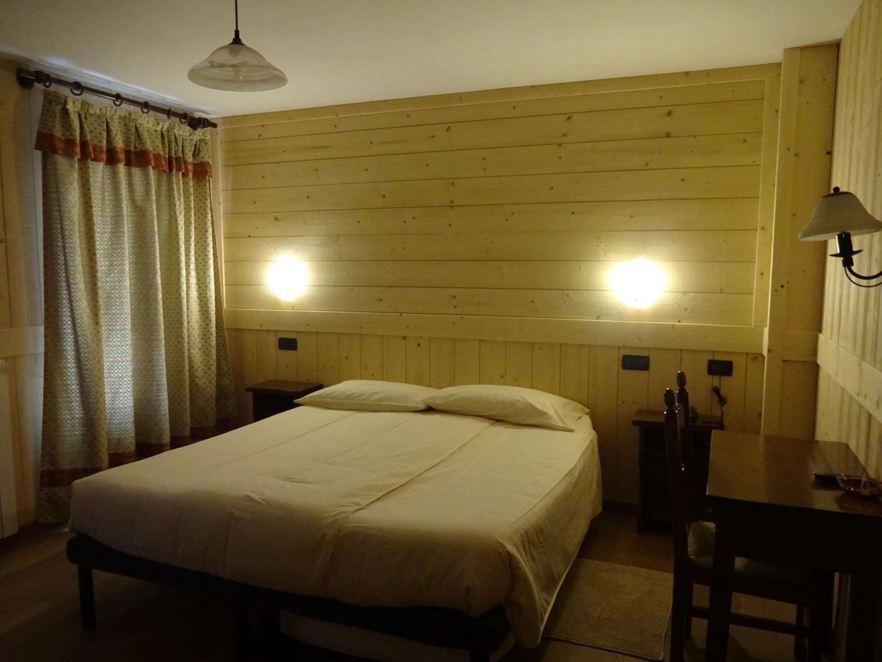 Double Room - Photo 11